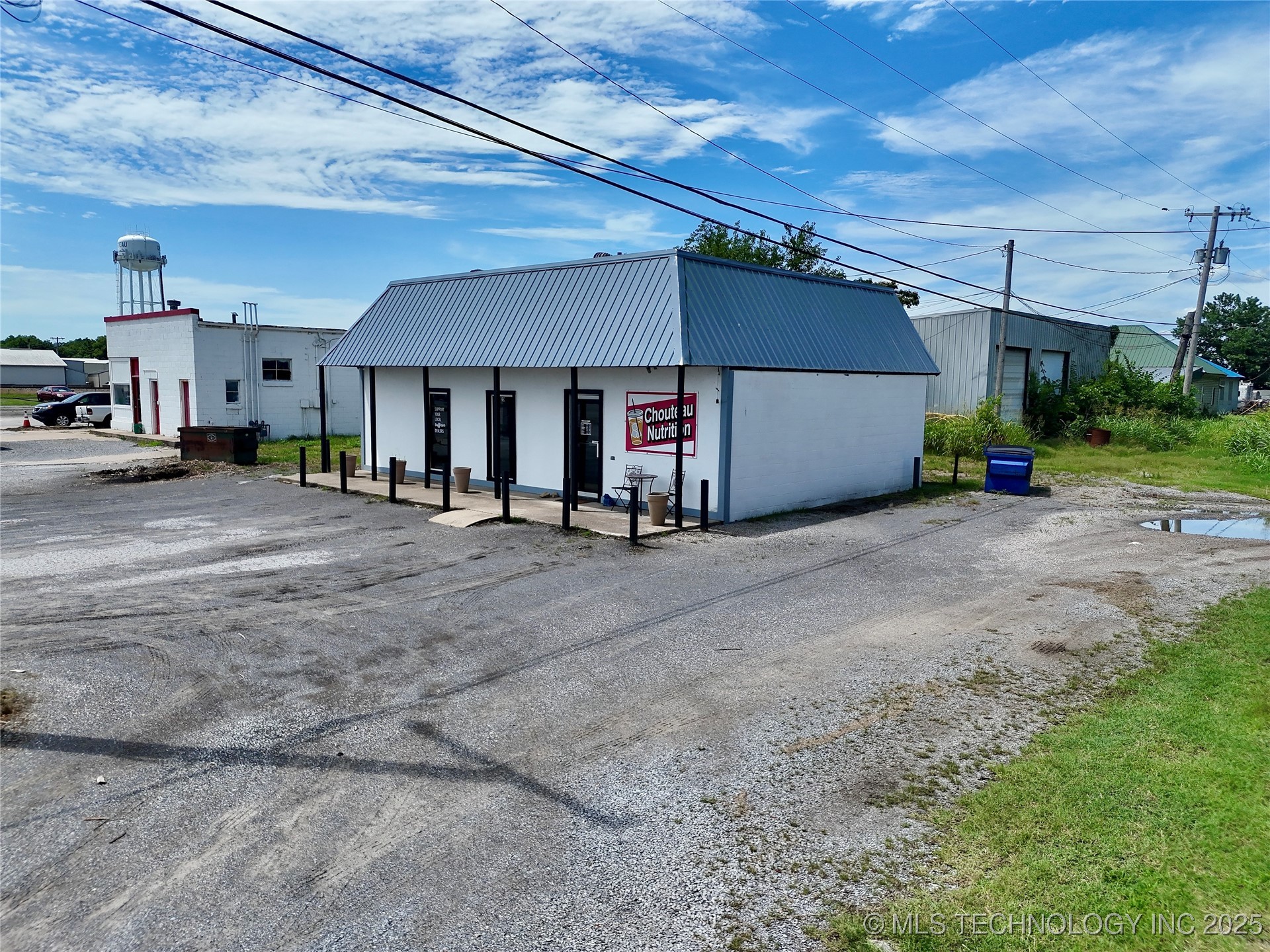 102 N Chouteau Property Photo 15