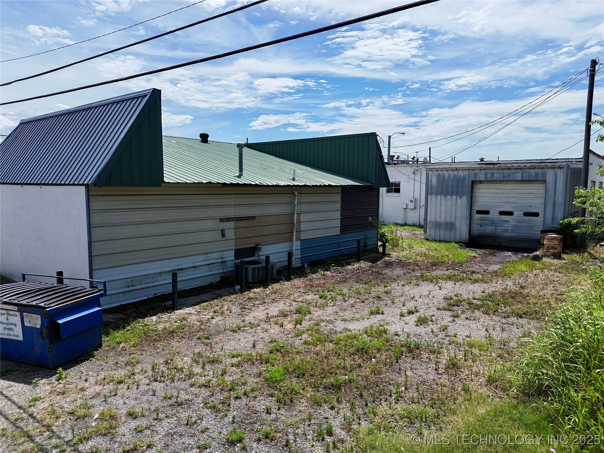 102 N Chouteau Property Photo 21