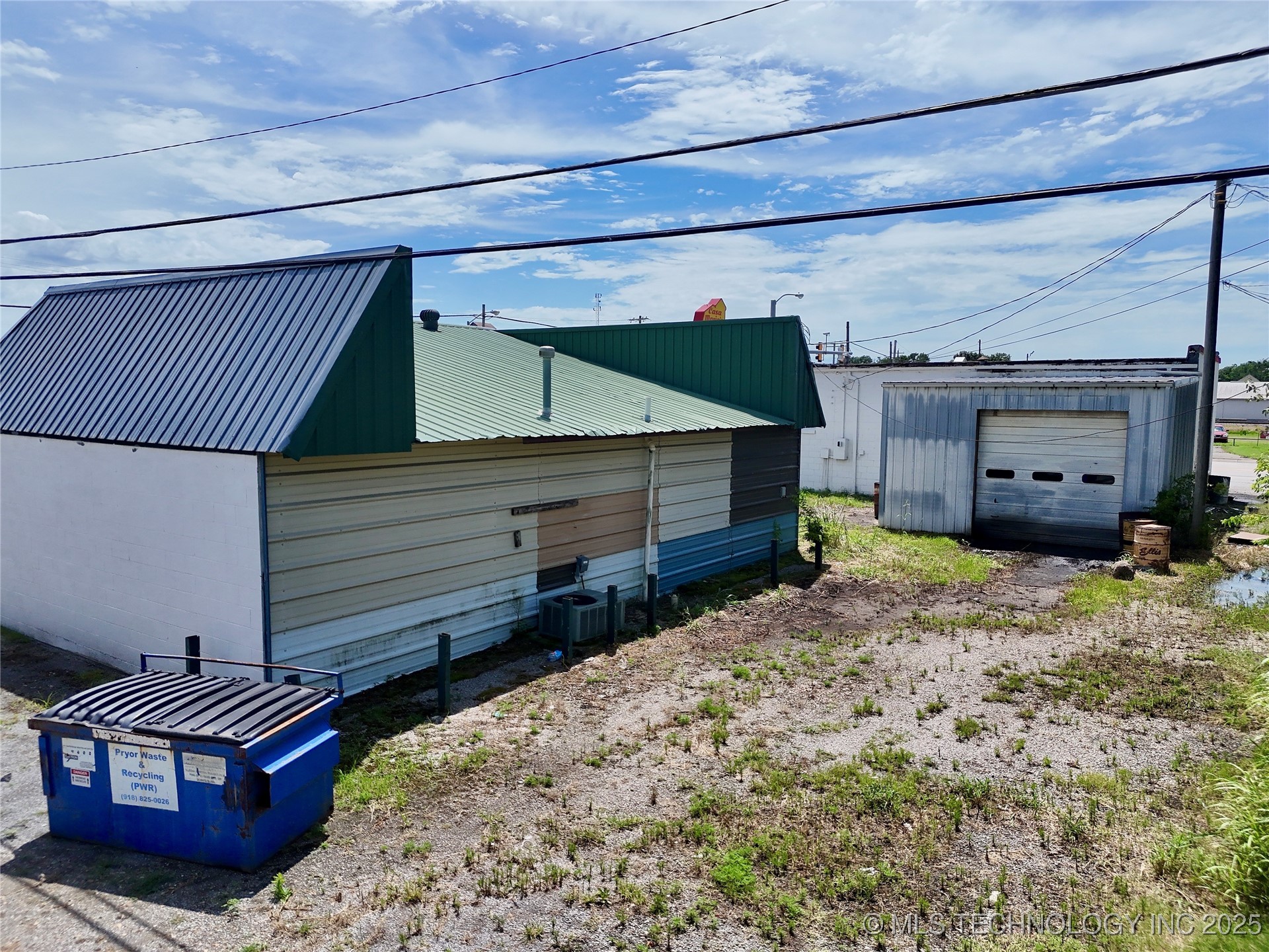 102 N Chouteau Property Photo 23