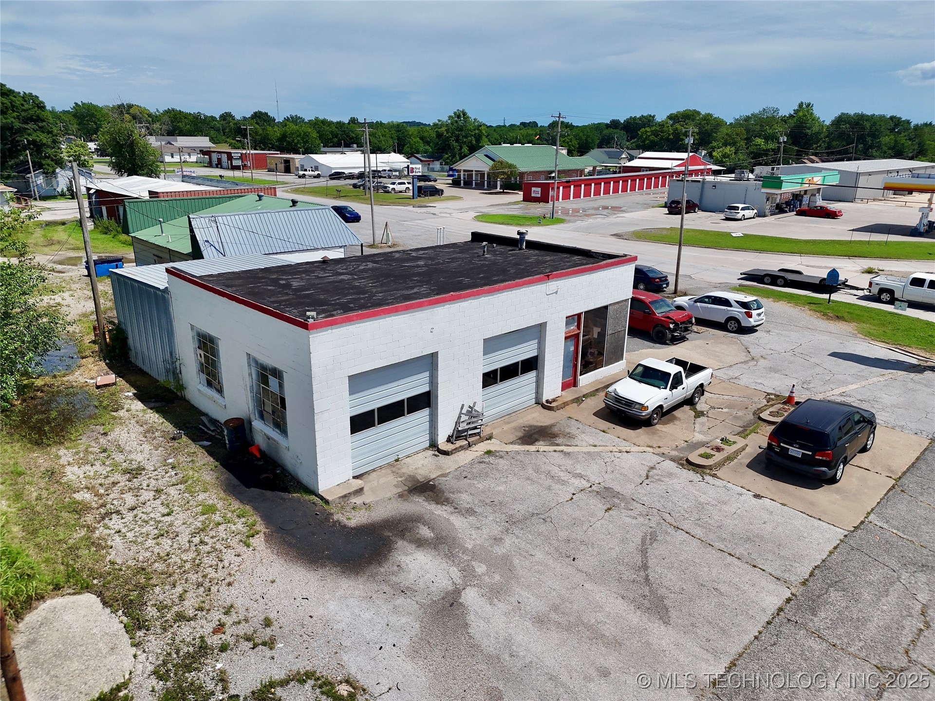 102 N Chouteau Property Photo 24