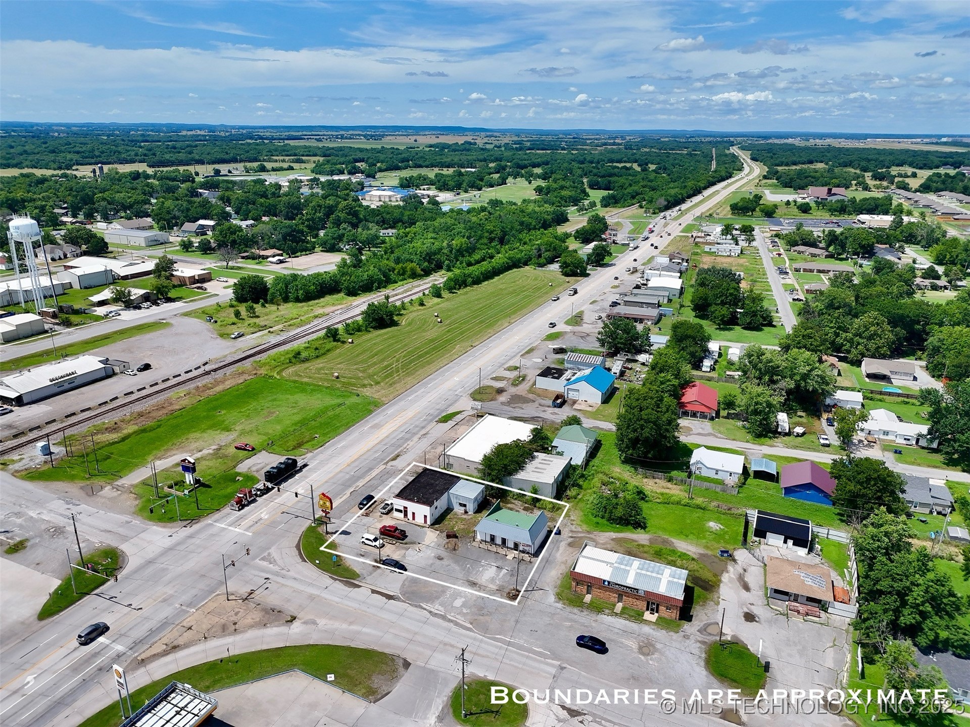 102 N Chouteau Property Photo 30