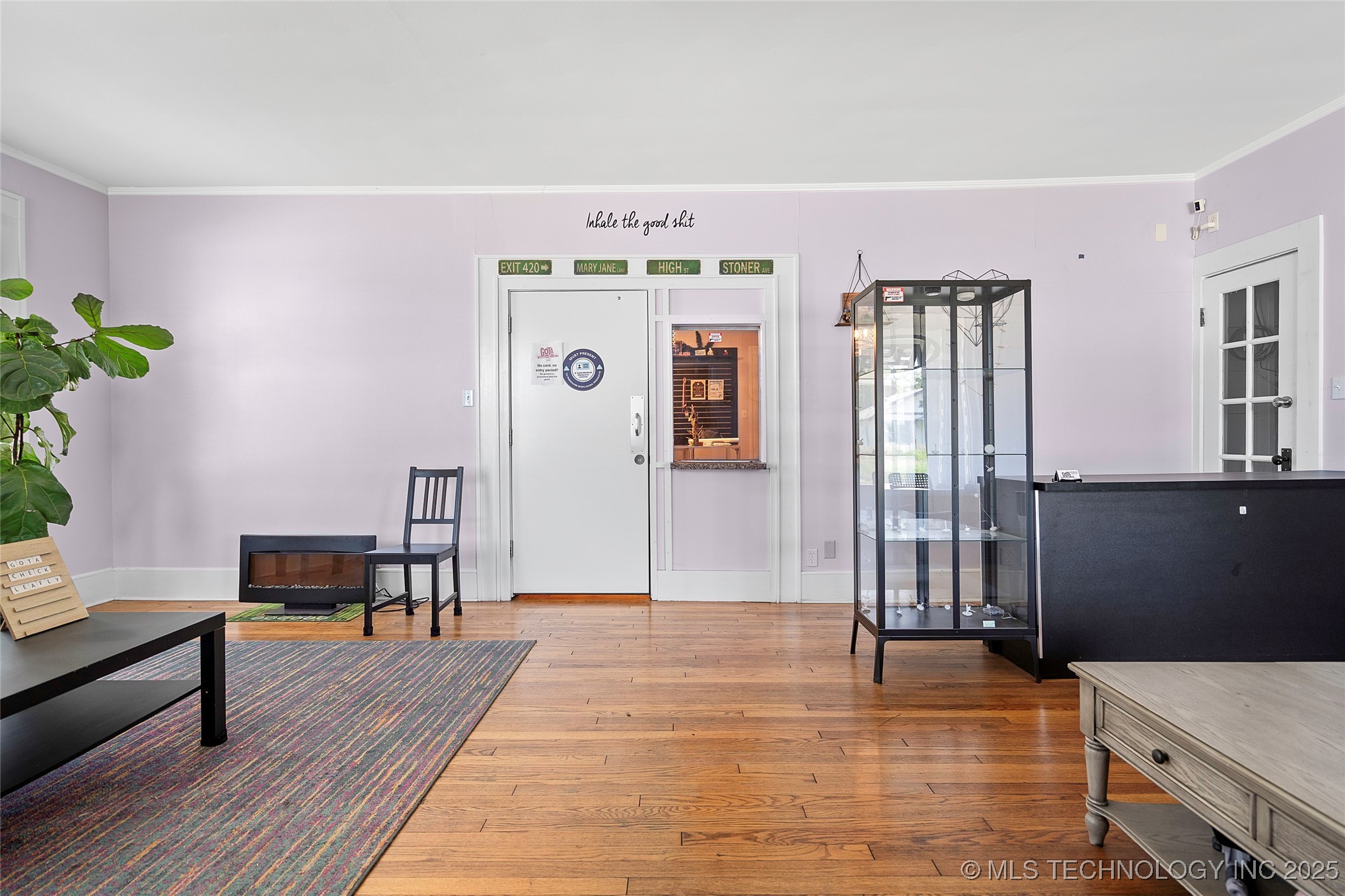 925 W Main Street Property Photo 5