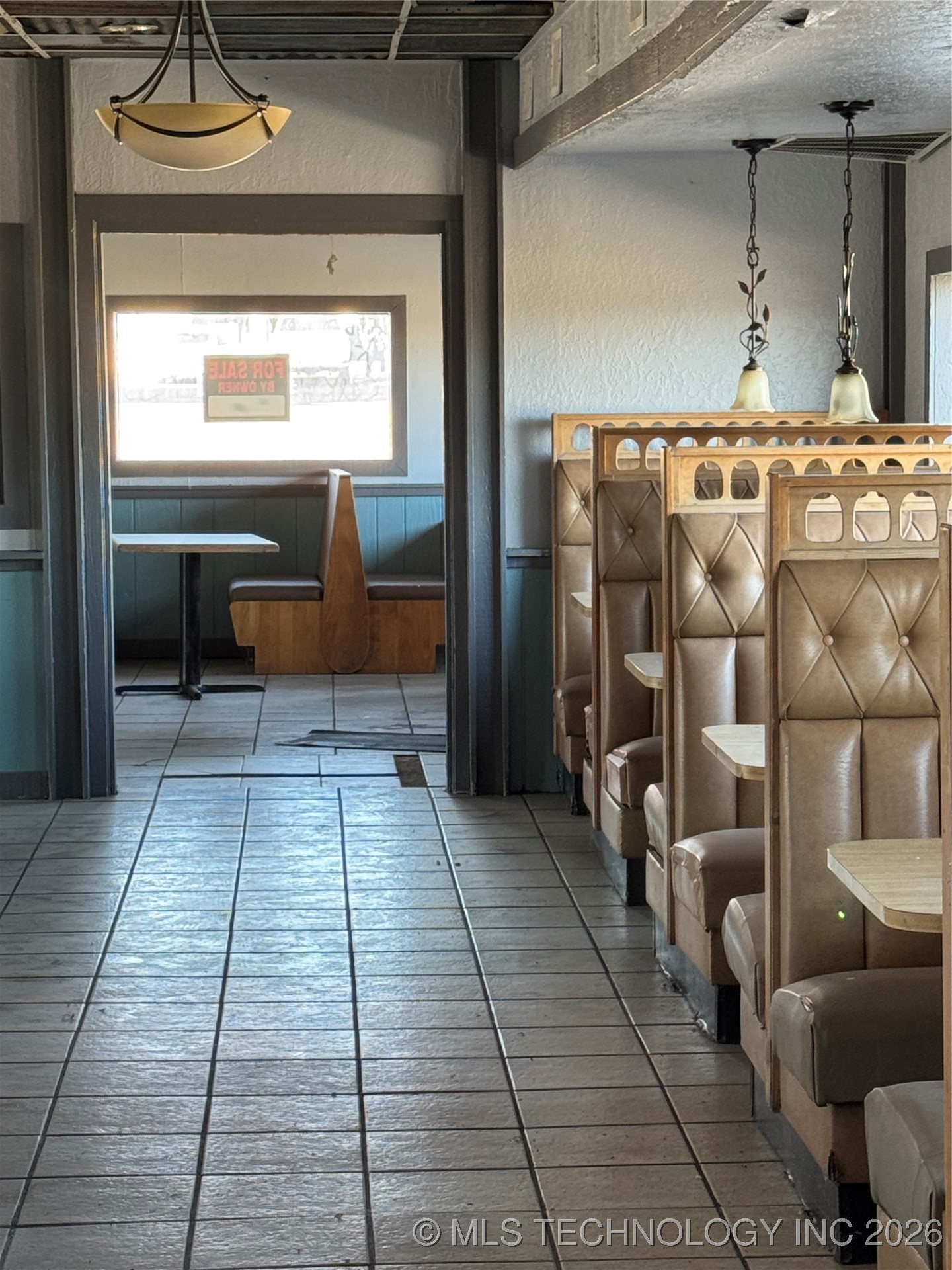 721 W 7th Street Property Photo 3