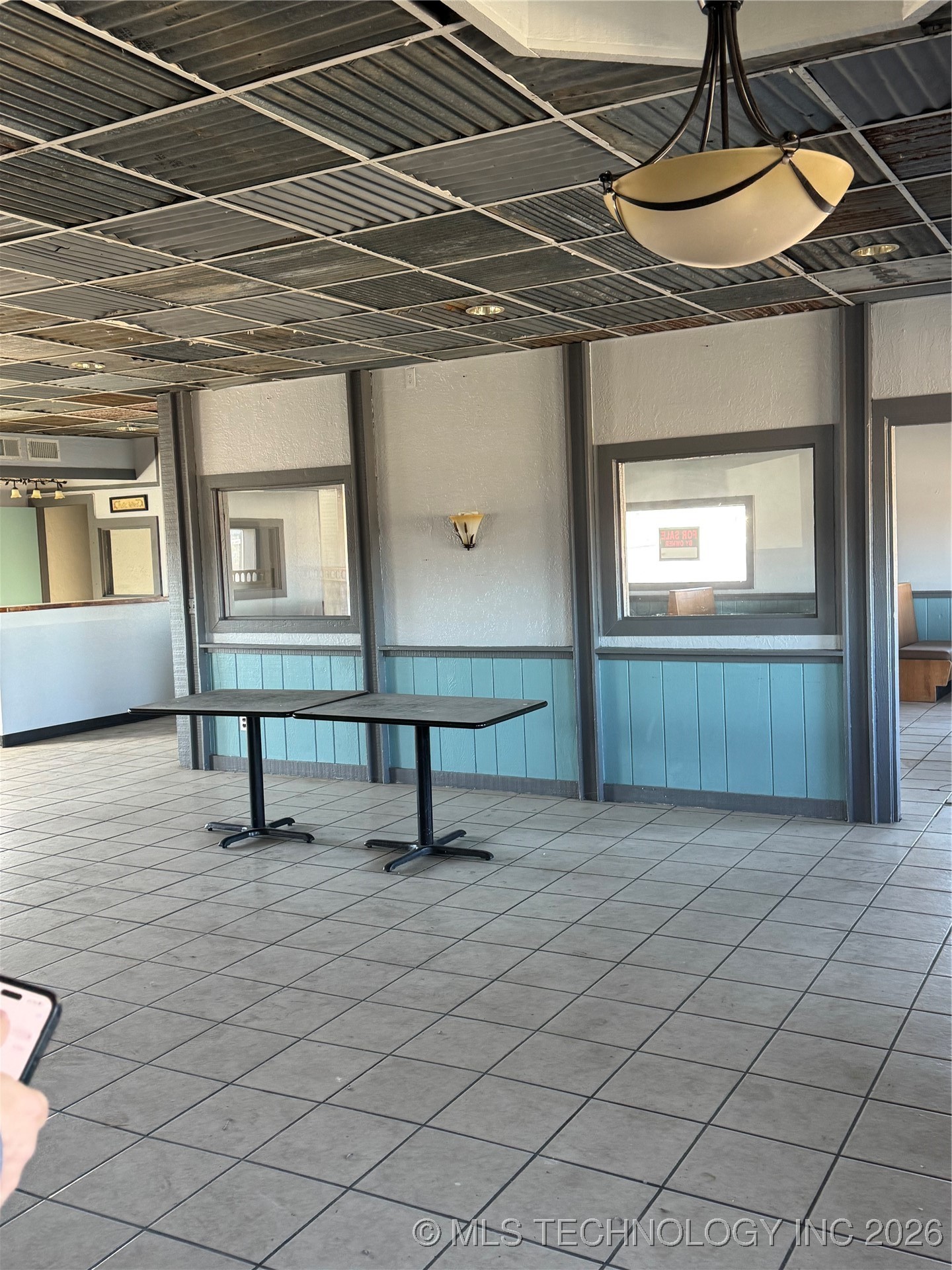 721 W 7th Street Property Photo 4