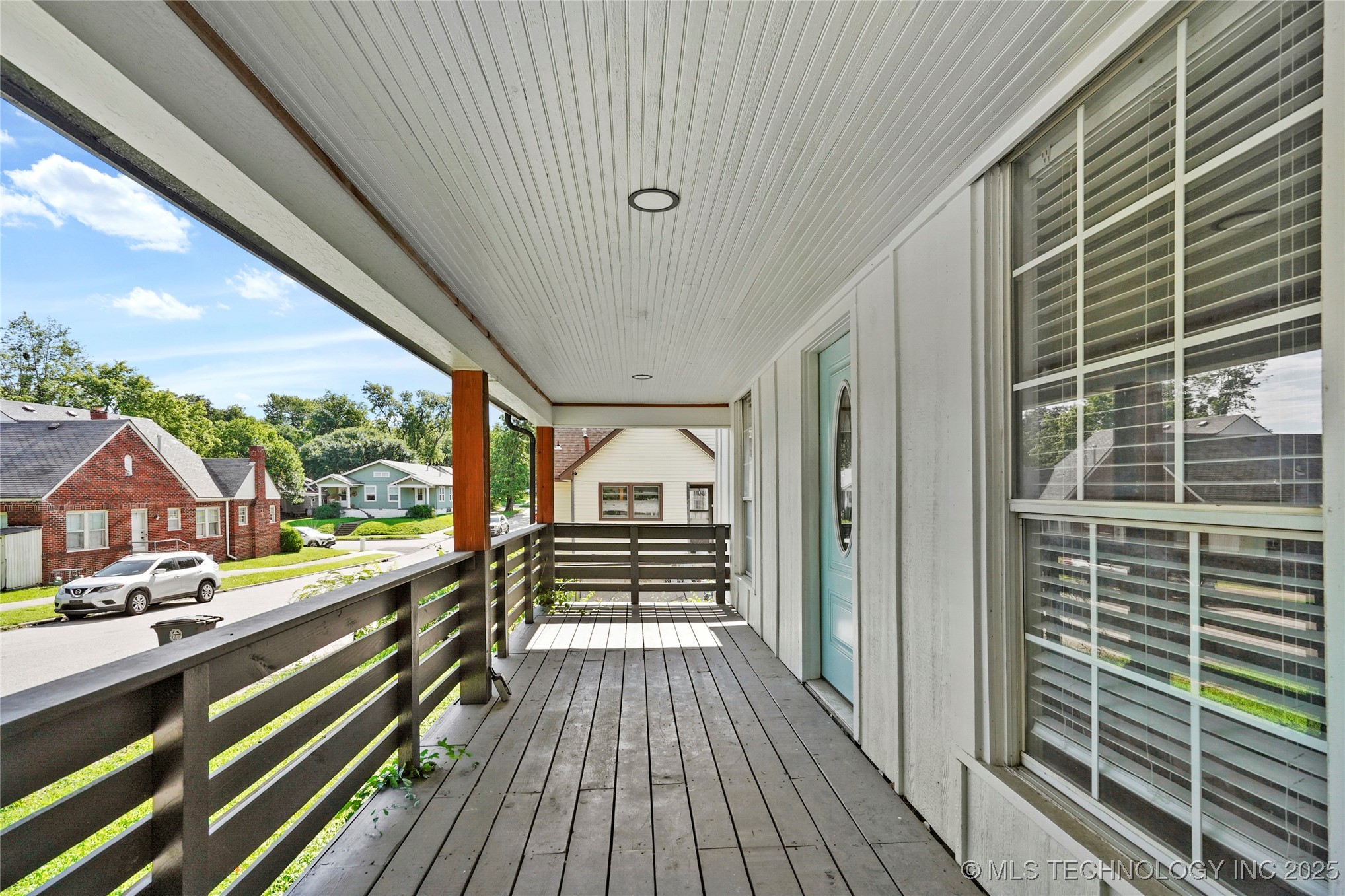 2052 E 12th Place Property Photo 4