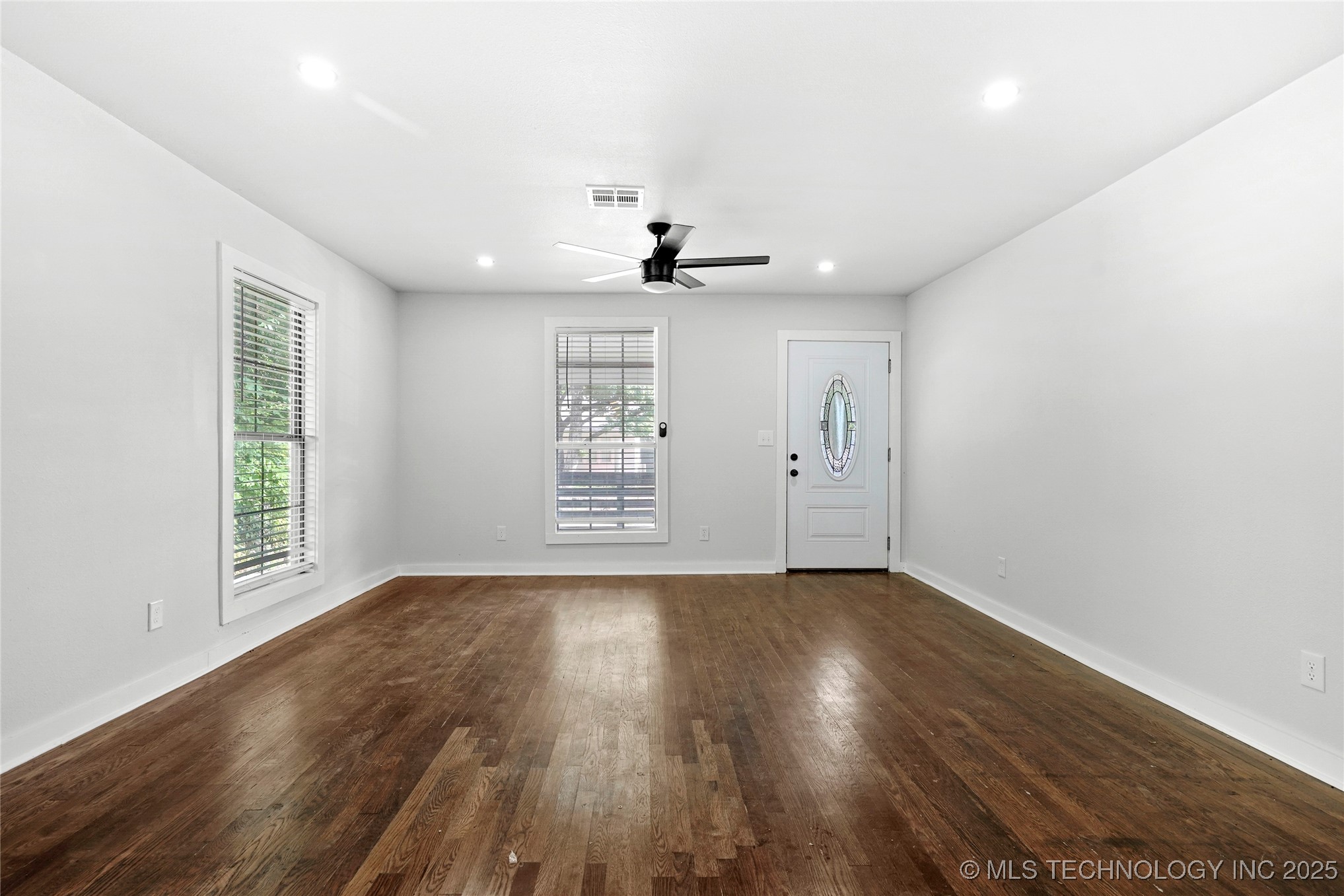 2052 E 12th Place Property Photo 5