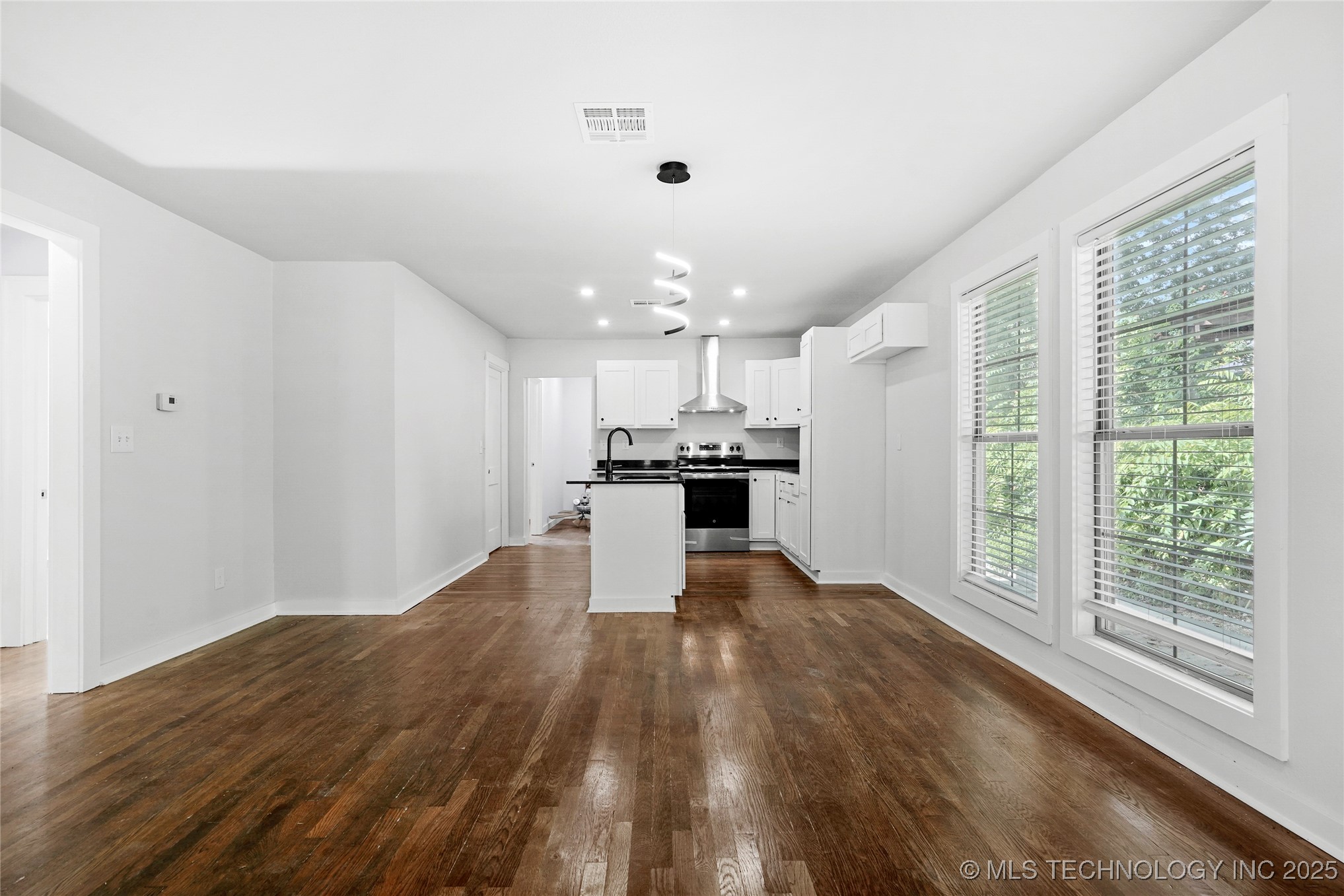 2052 E 12th Place Property Photo 10