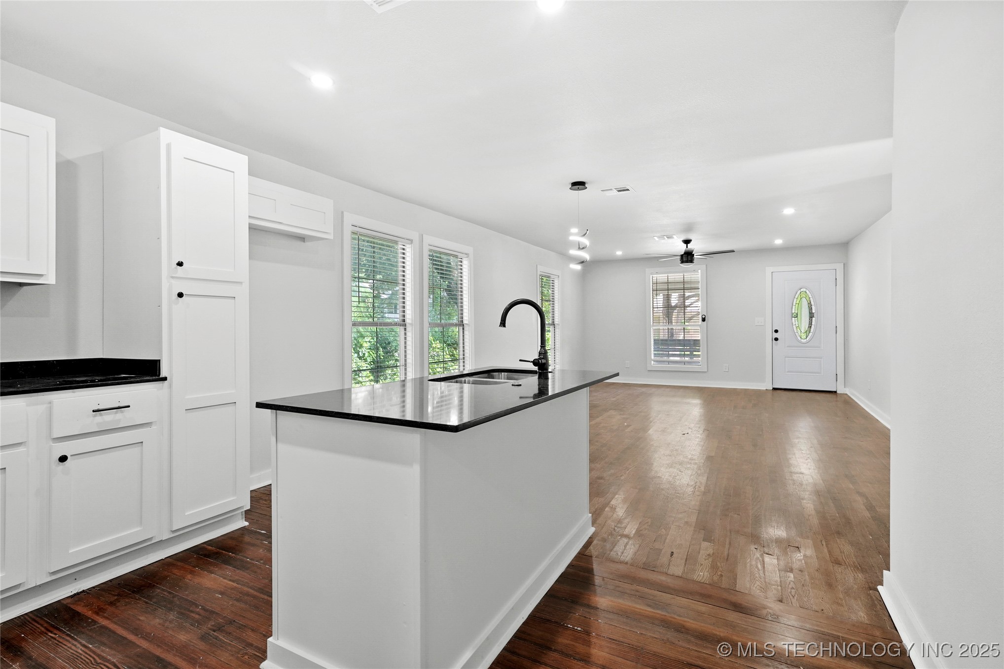 2052 E 12th Place Property Photo 13