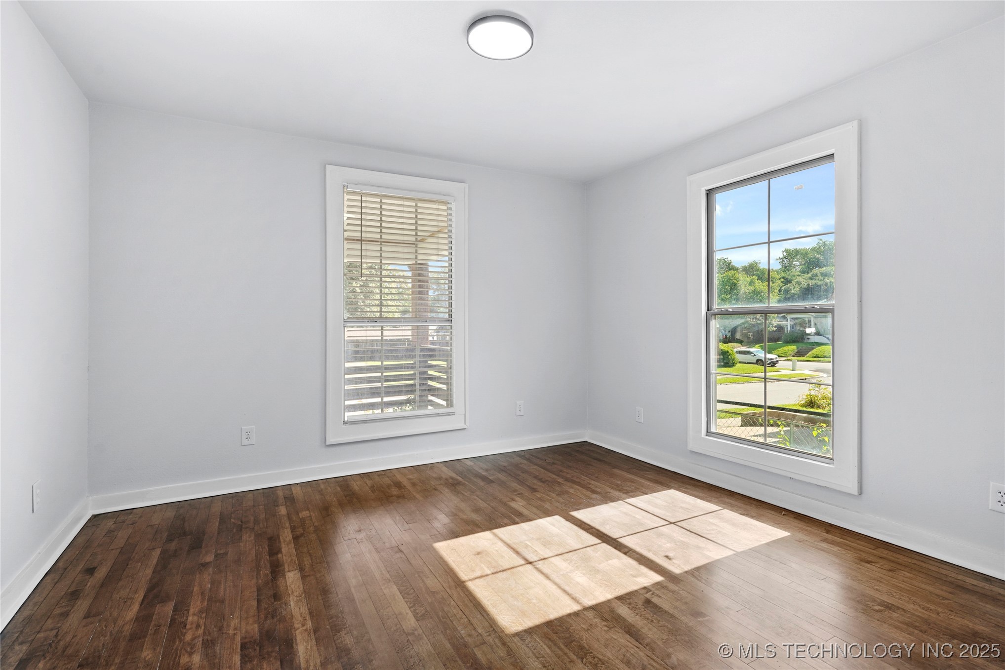 2052 E 12th Place Property Photo 14