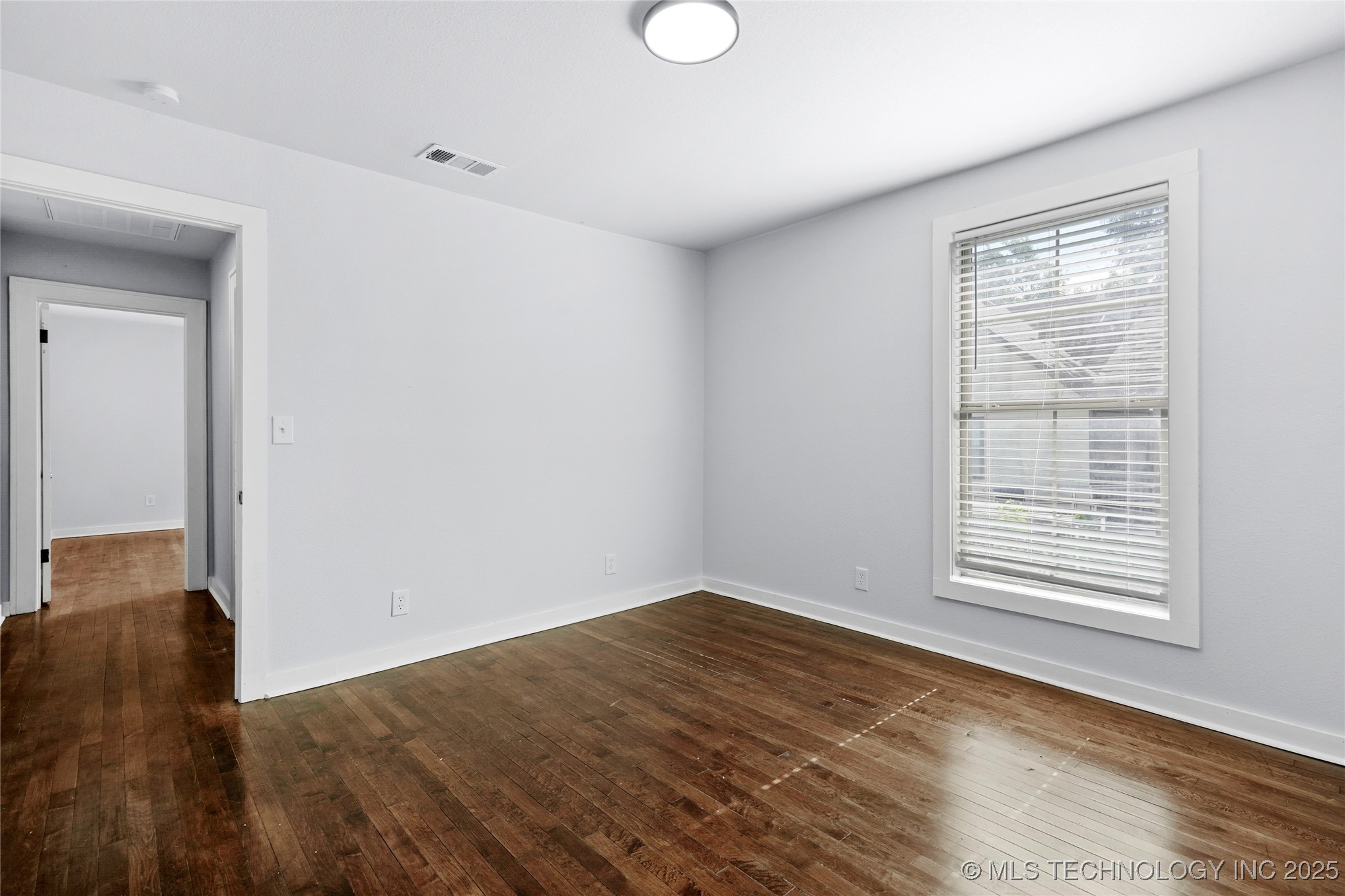 2052 E 12th Place Property Photo 19