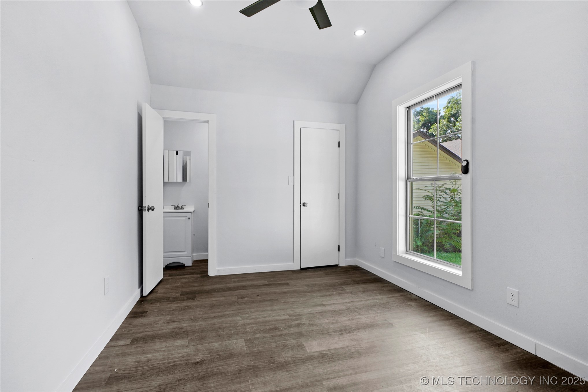 2052 E 12th Place Property Photo 20