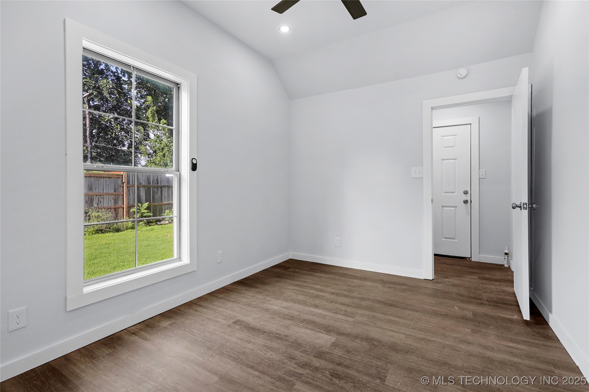 2052 E 12th Place Property Photo 21