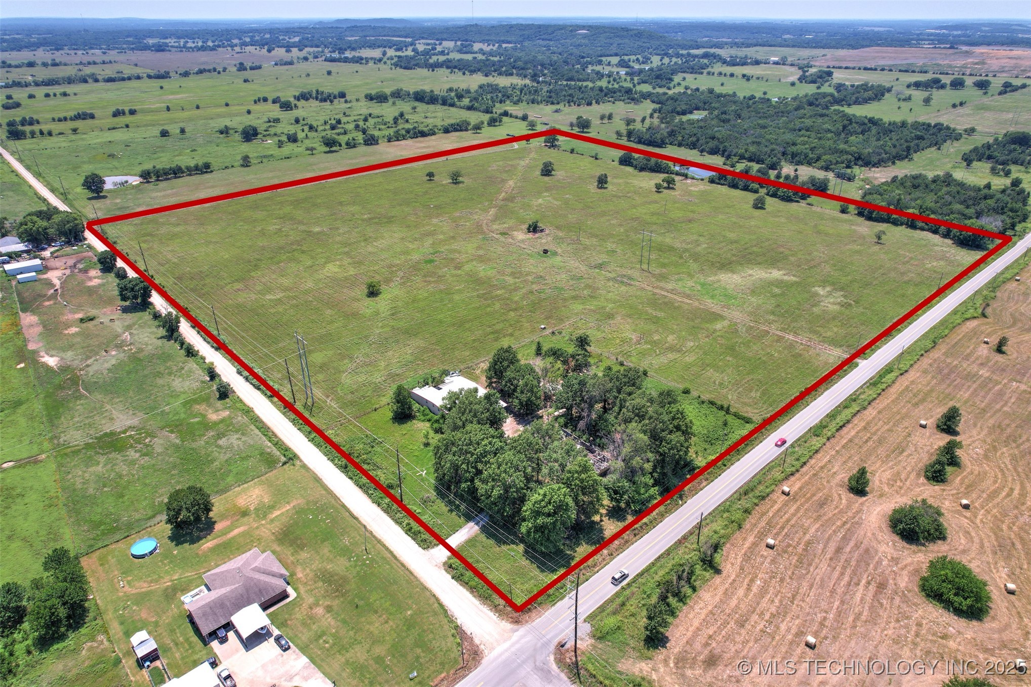 2301 S 40th Street West Property Photo 1