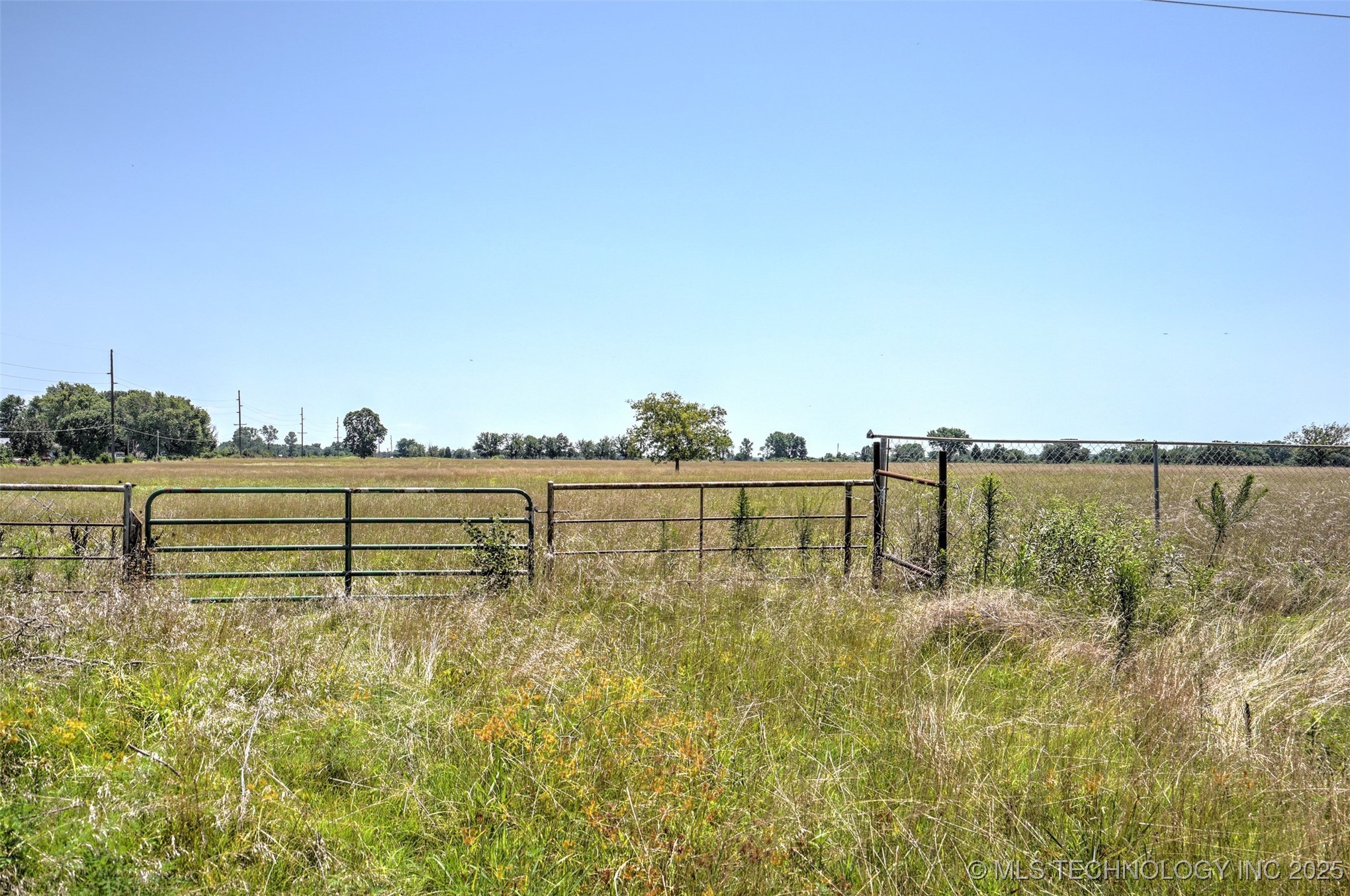 2301 S 40th Street West Property Photo 2