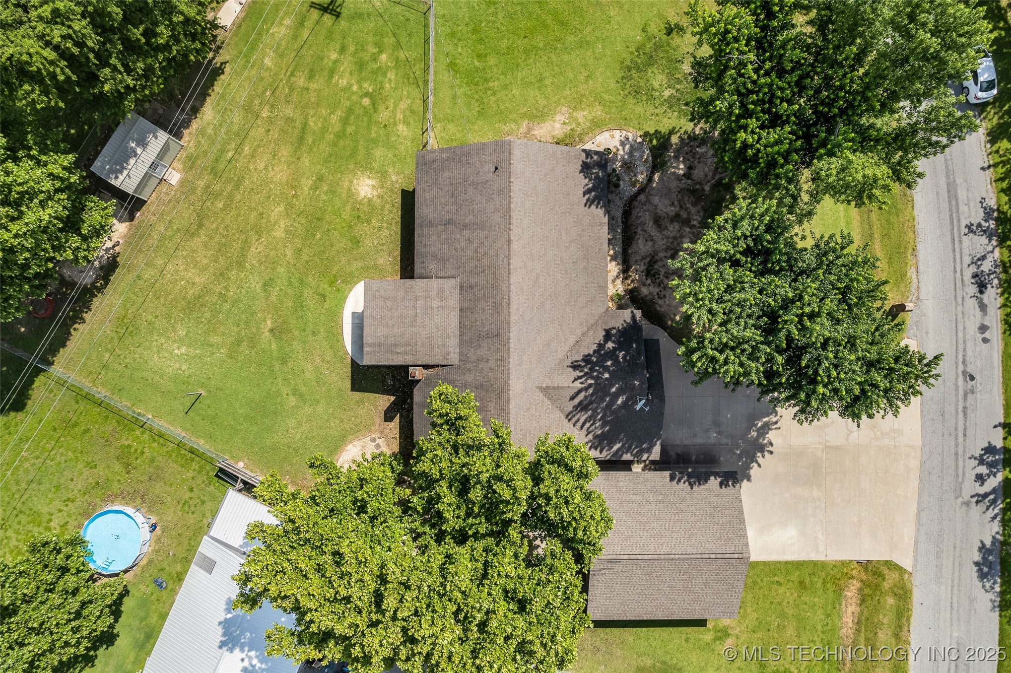 297 Willow Drive Property Photo 6