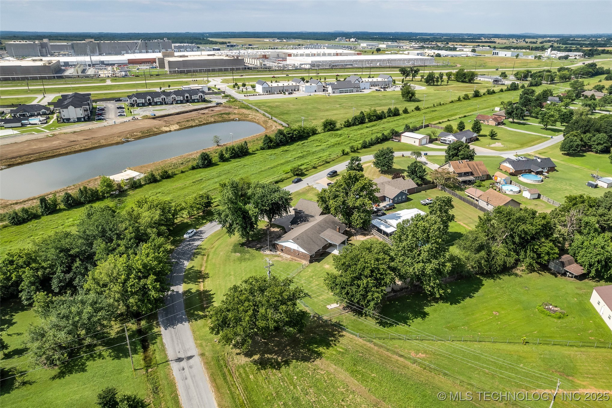 297 Willow Drive Property Photo 7