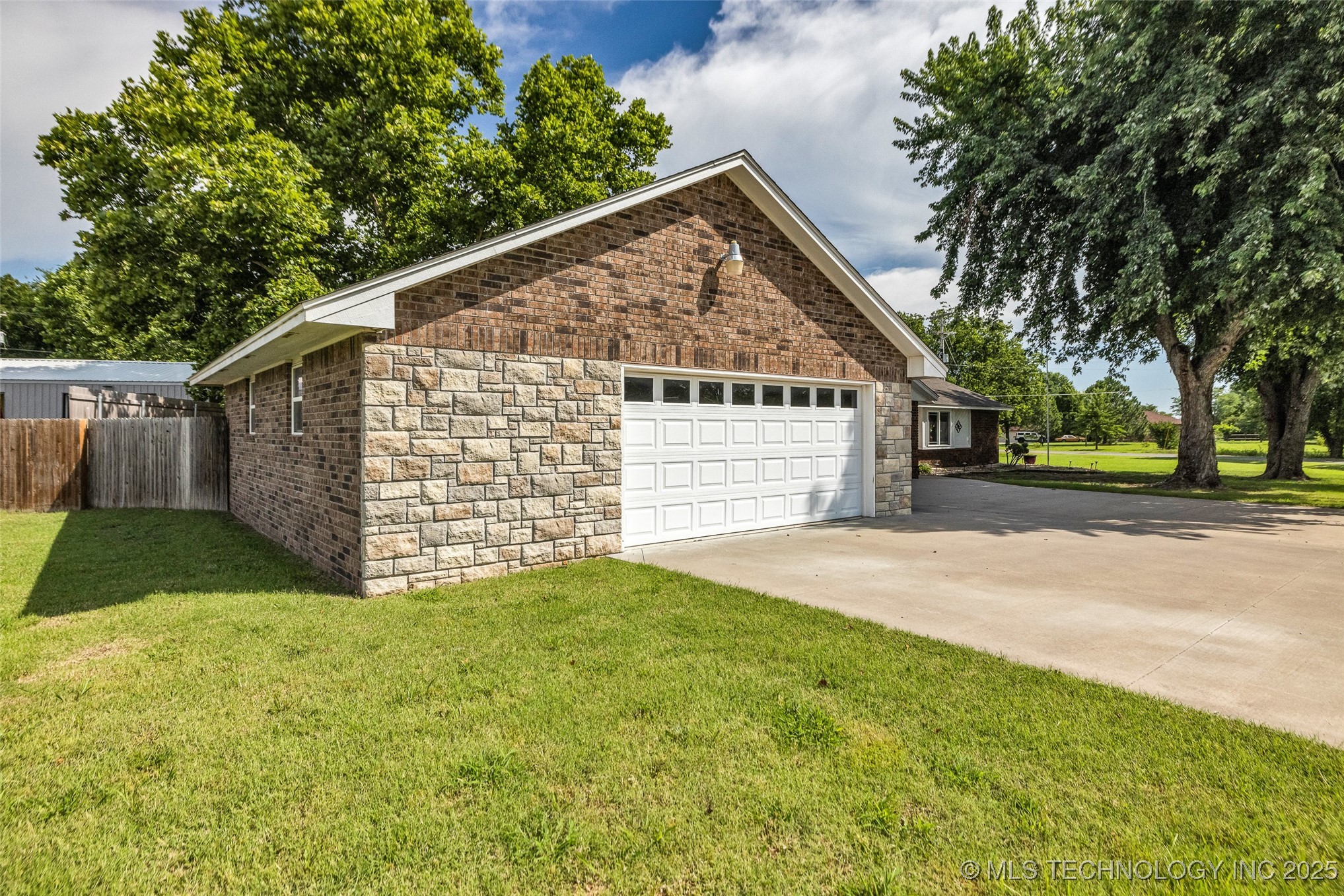 297 Willow Drive Property Photo 8