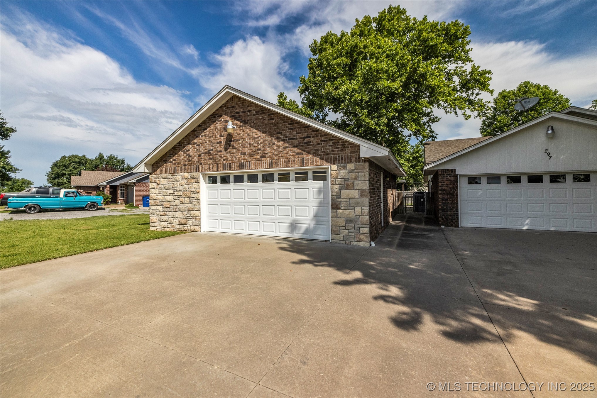 297 Willow Drive Property Photo 9