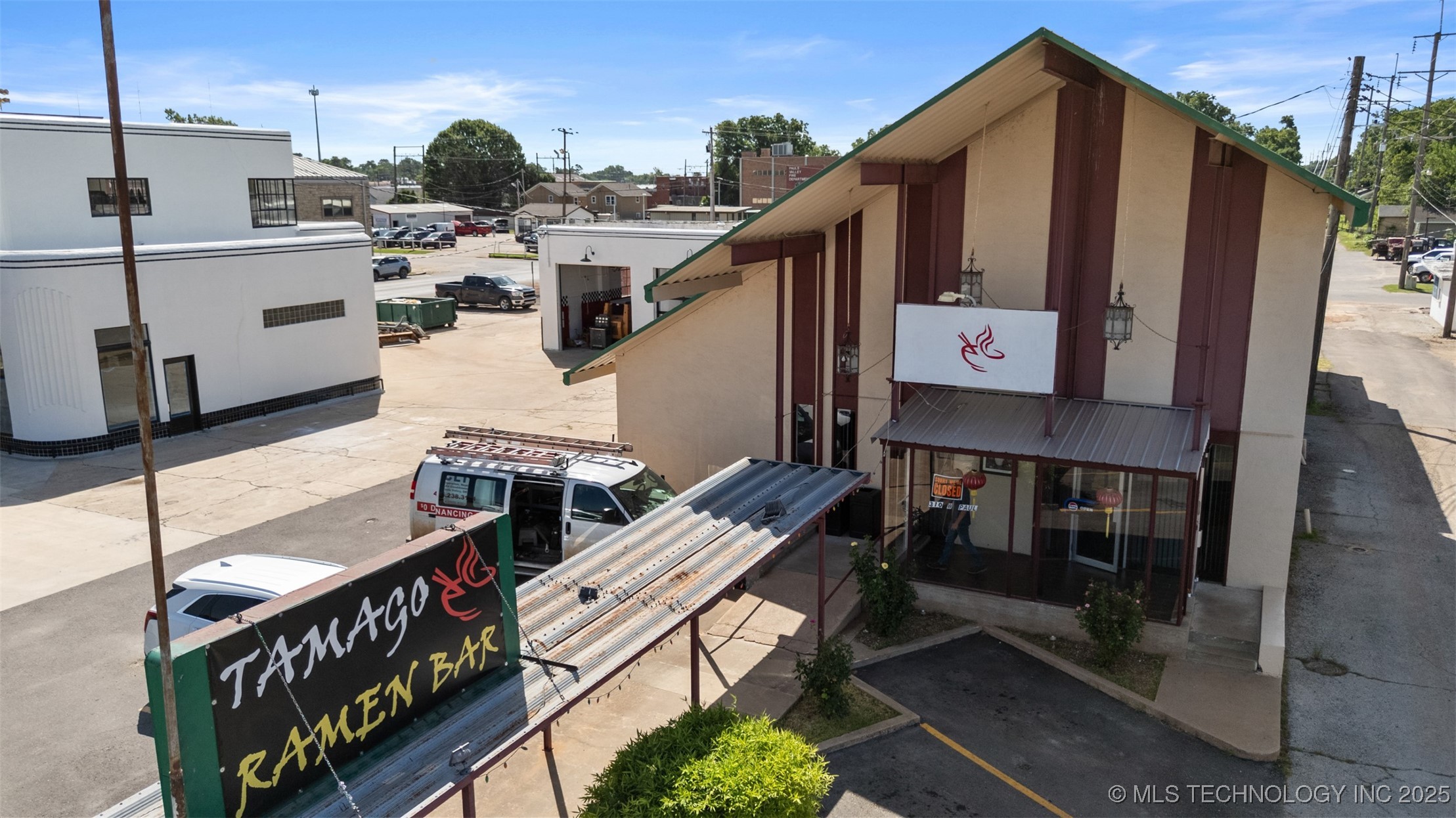 310 W Paul Property Photo 2