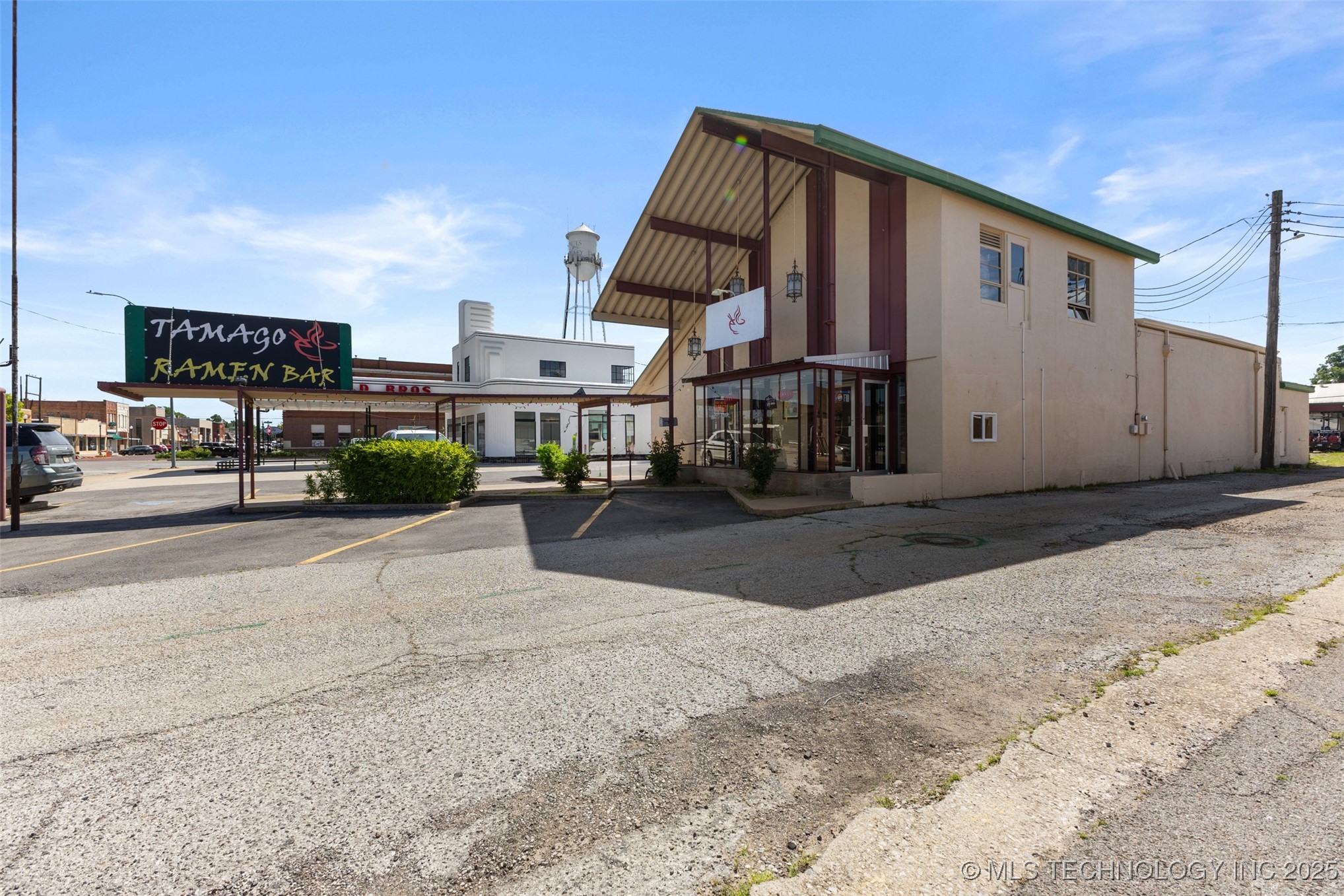 310 W Paul Property Photo 3