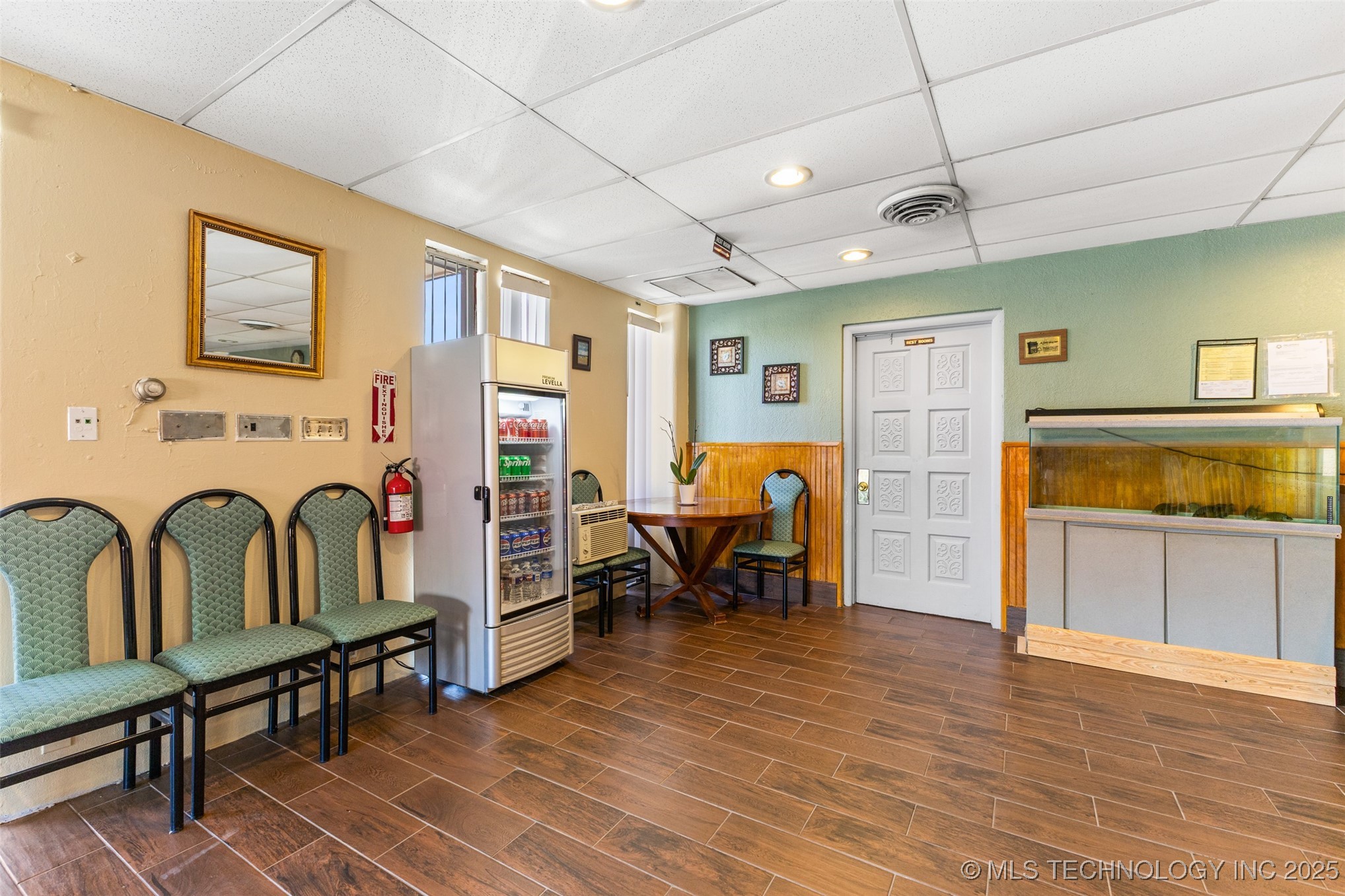 310 W Paul Property Photo 8