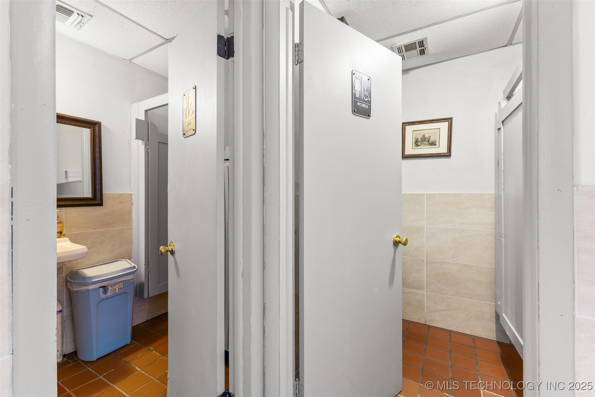 310 W Paul Property Photo 12