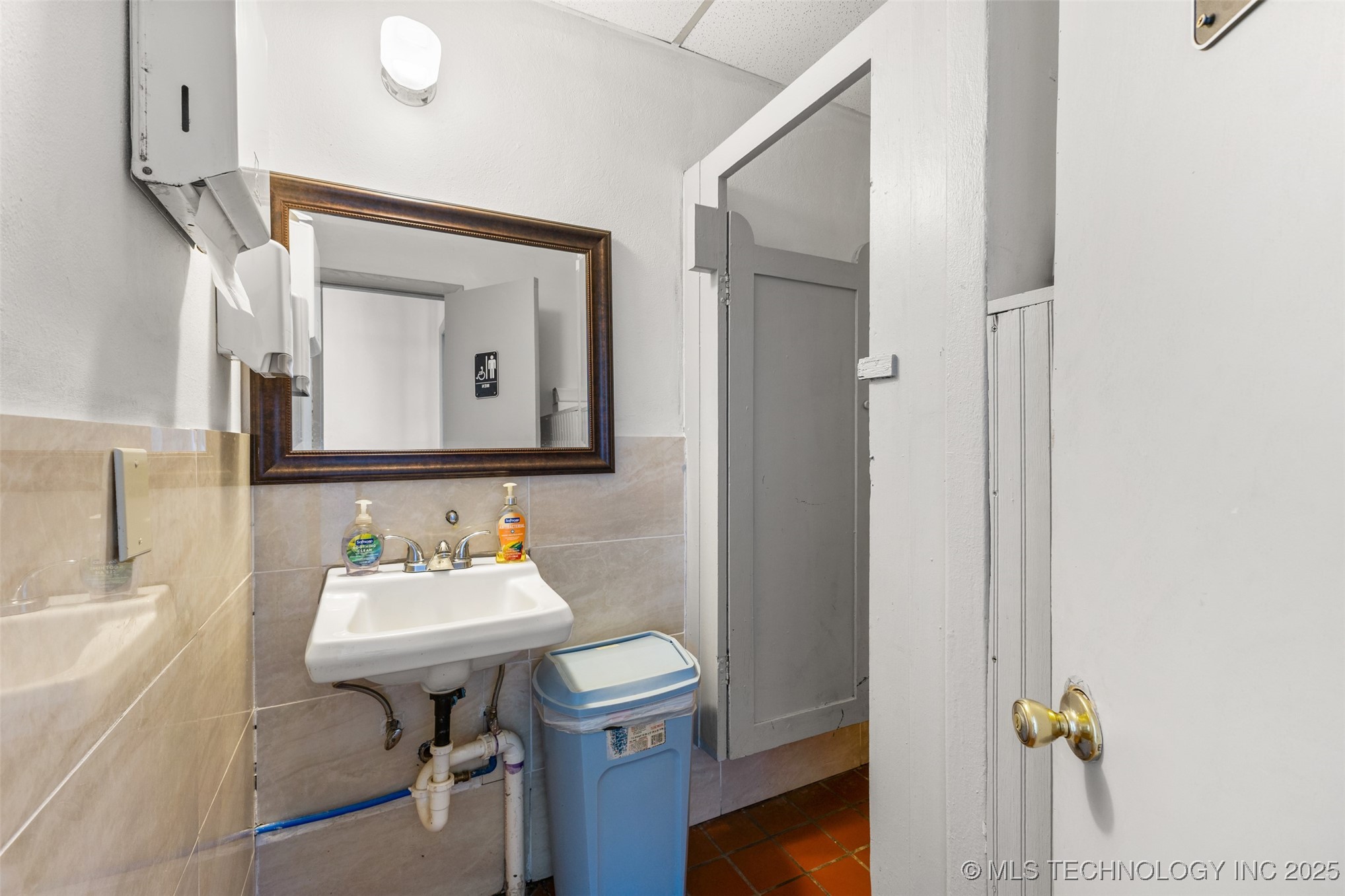 310 W Paul Property Photo 13