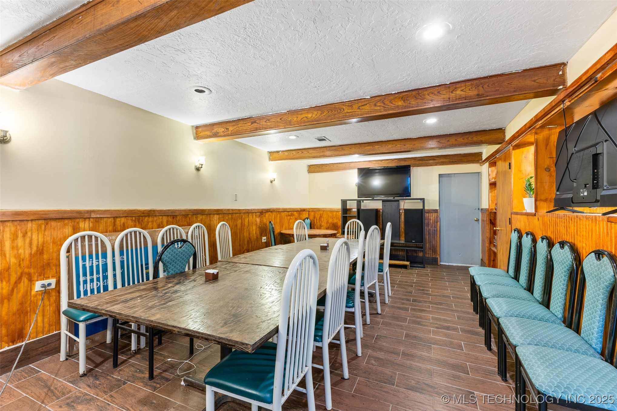 310 W Paul Property Photo 18