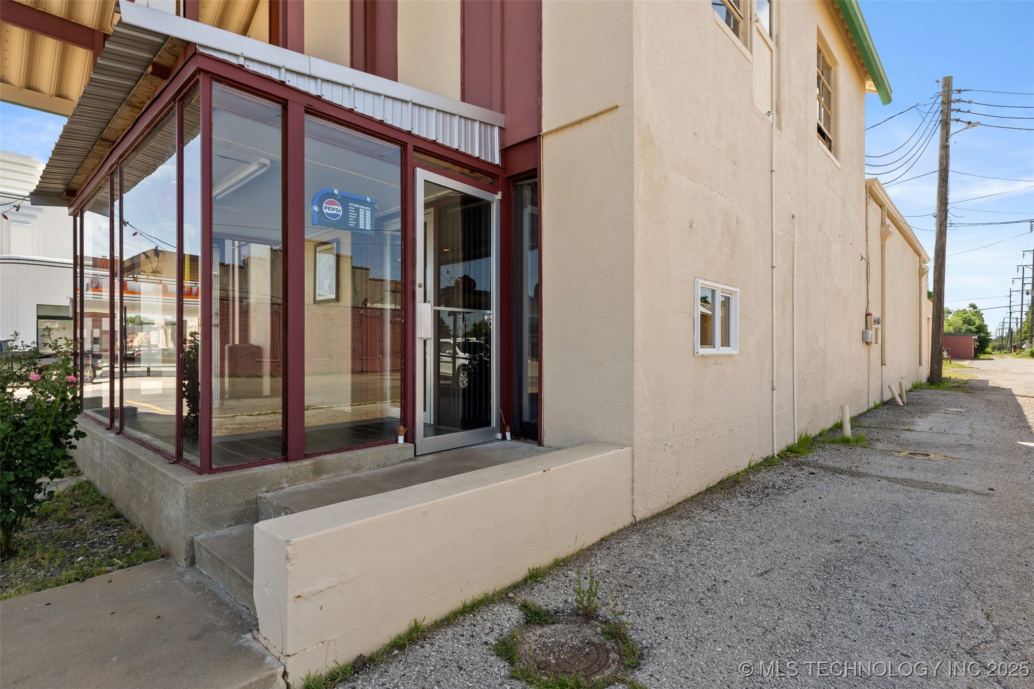 310 W Paul Property Photo 27