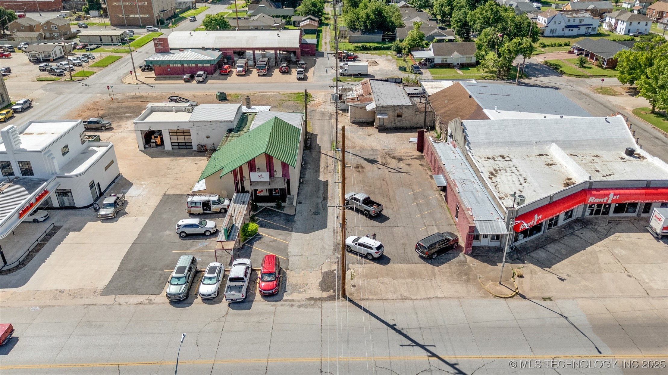 310 W Paul Property Photo 30