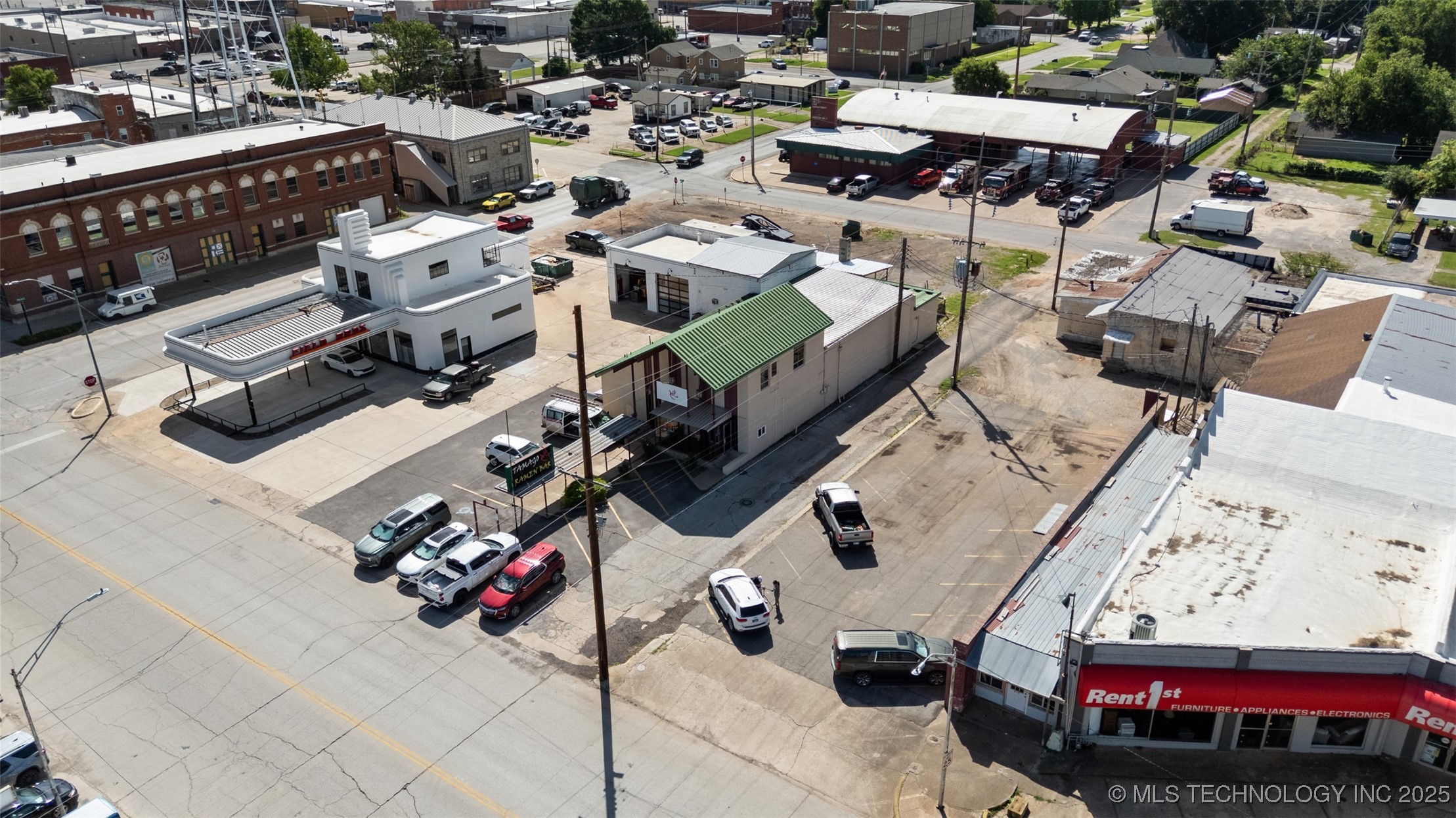 310 W Paul Property Photo 31