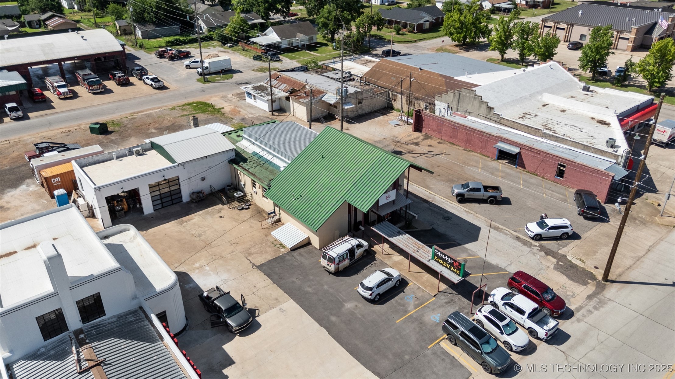 310 W Paul Property Photo 32