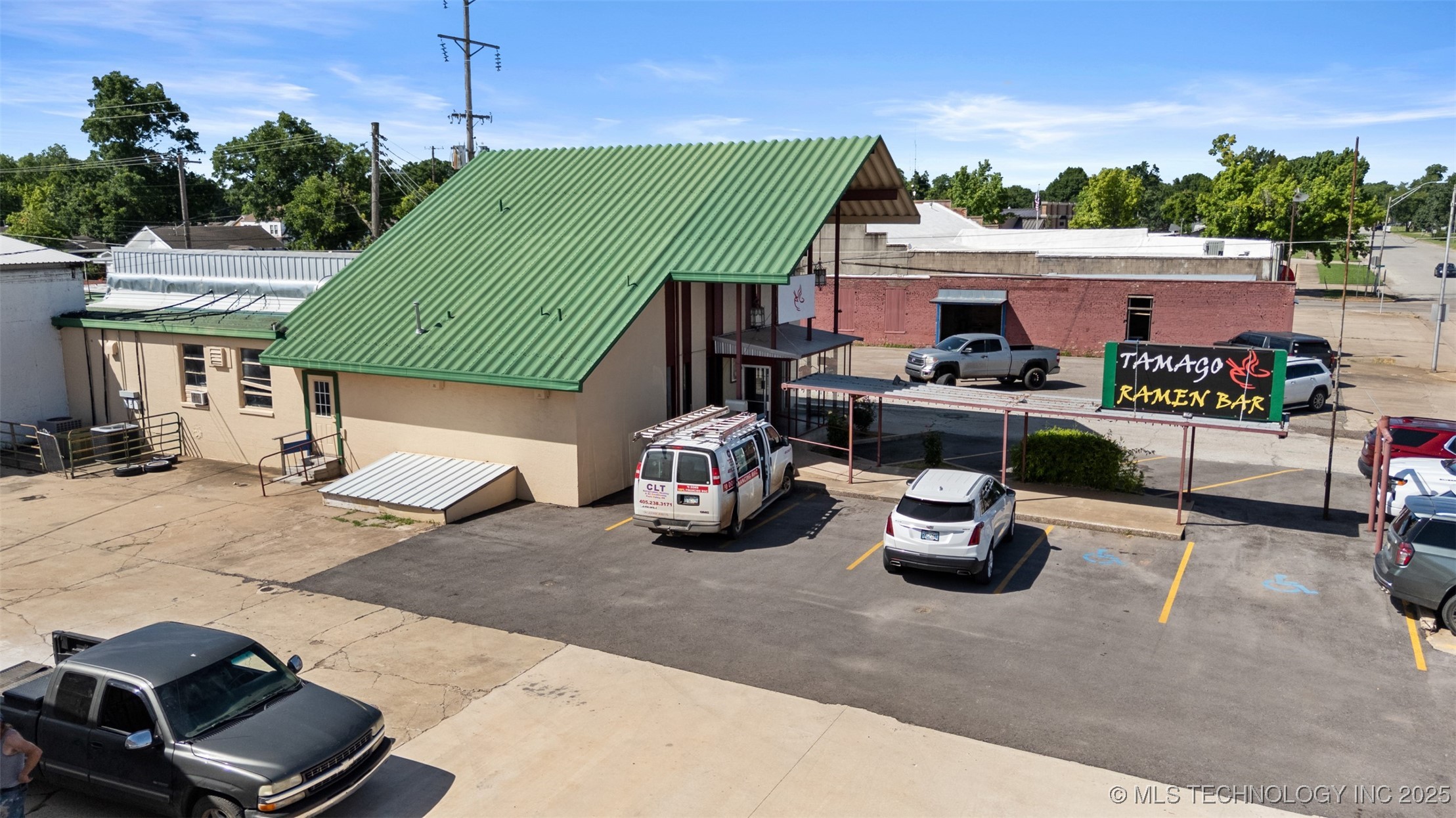 310 W Paul Property Photo 36