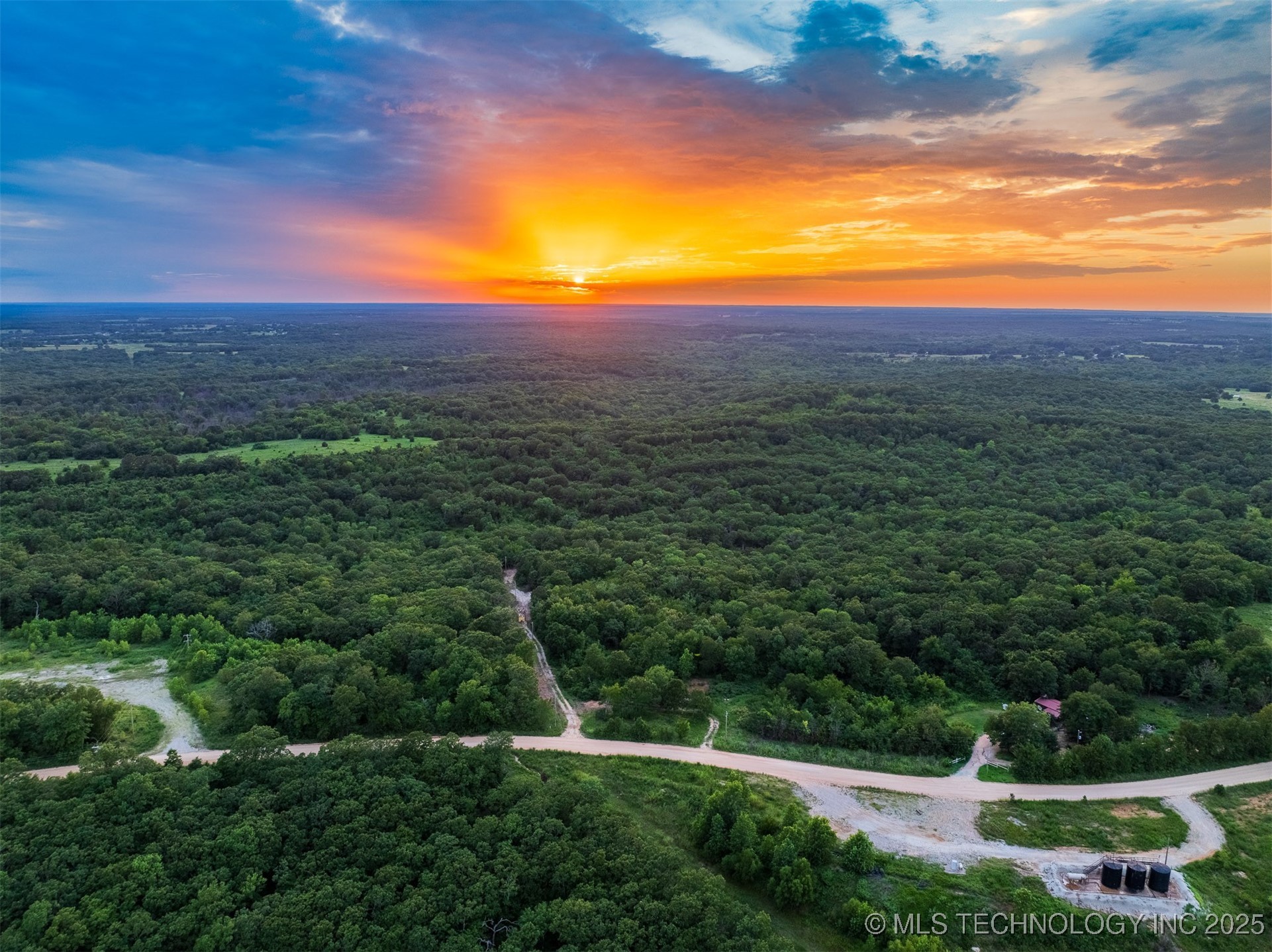 1 N County Road 3570 Property Photo 8