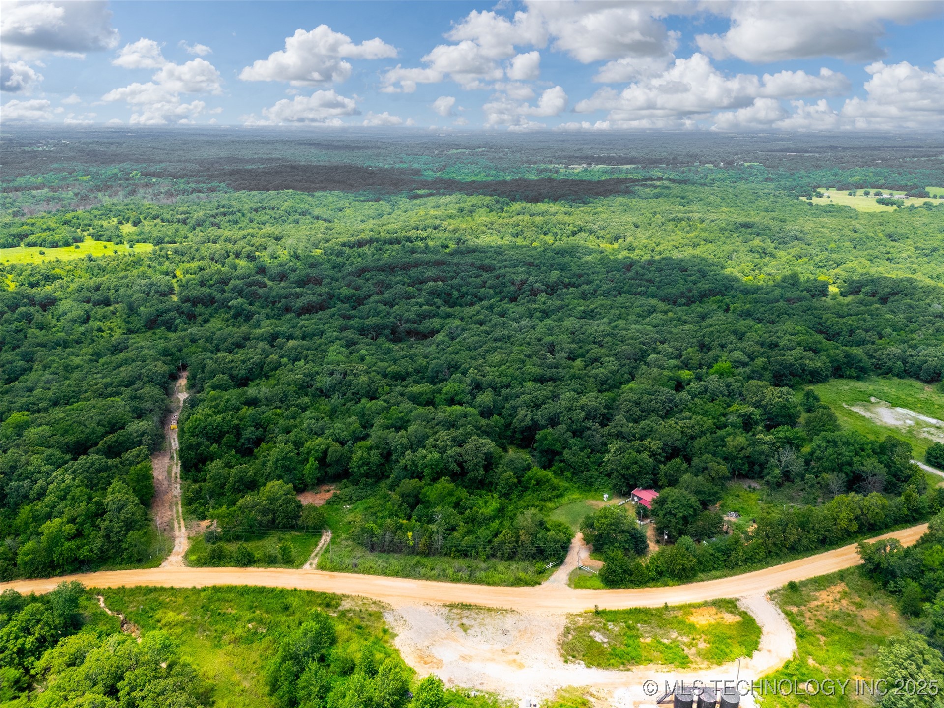 1 N County Road 3570 Property Photo 9