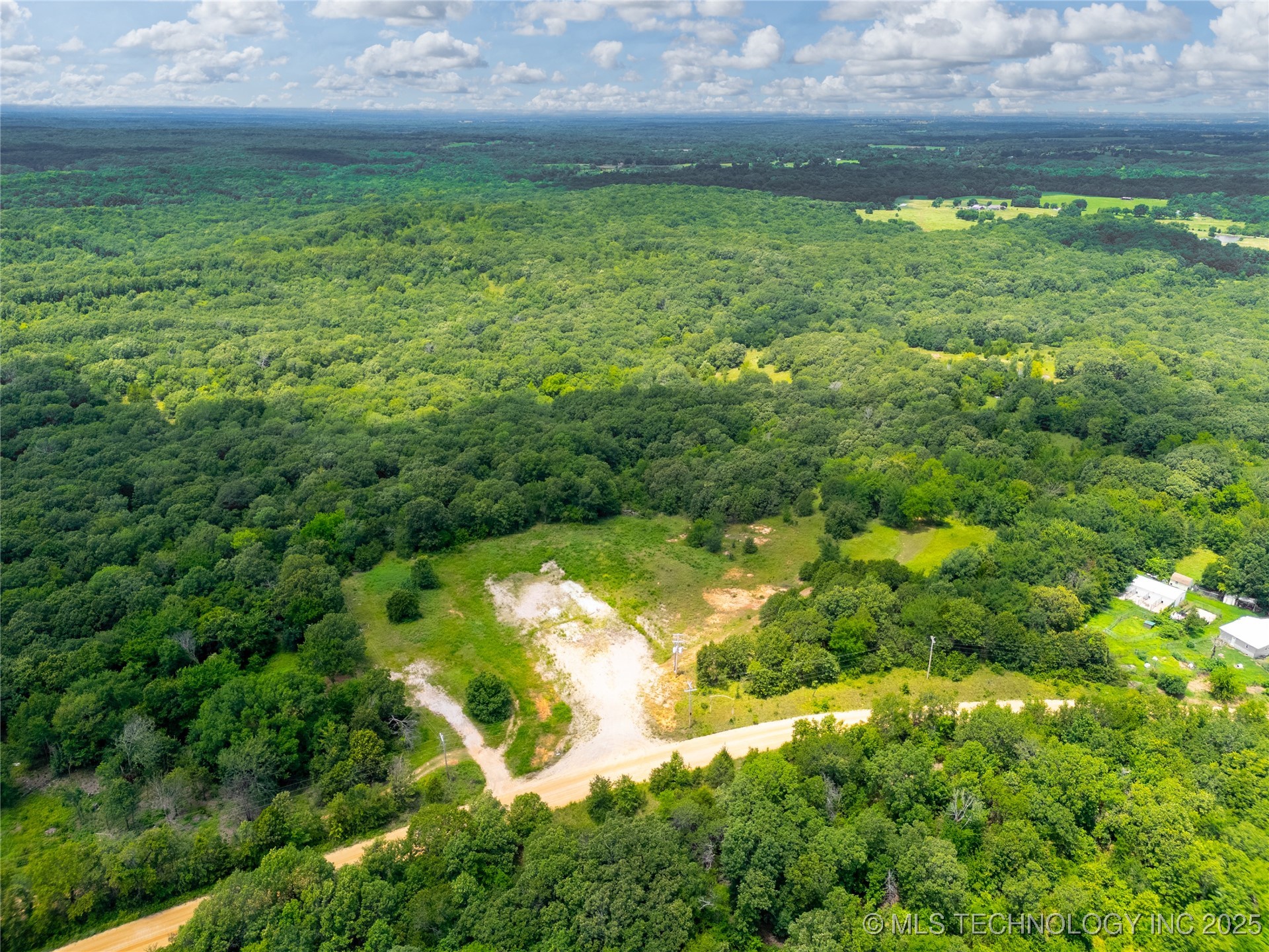 1 N County Road 3570 Property Photo 14