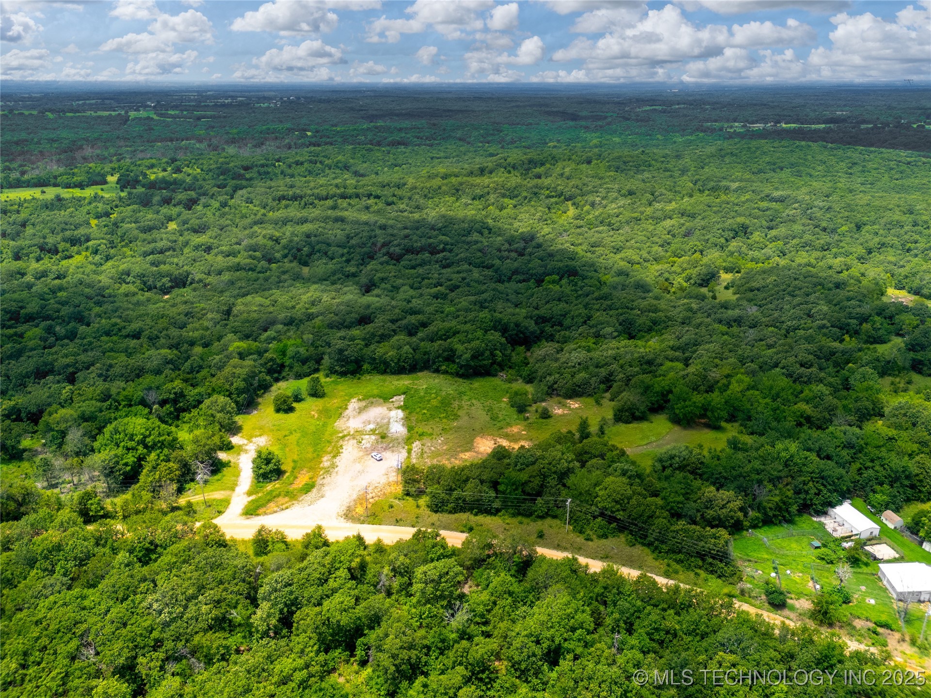 1 N County Road 3570 Property Photo 16
