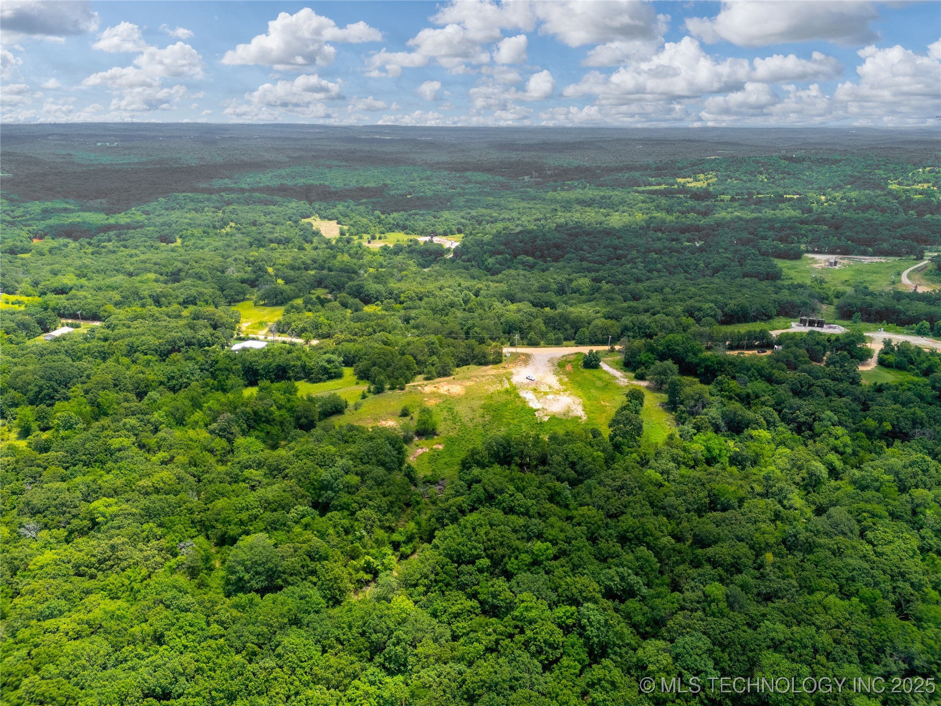 1 N County Road 3570 Property Photo 19
