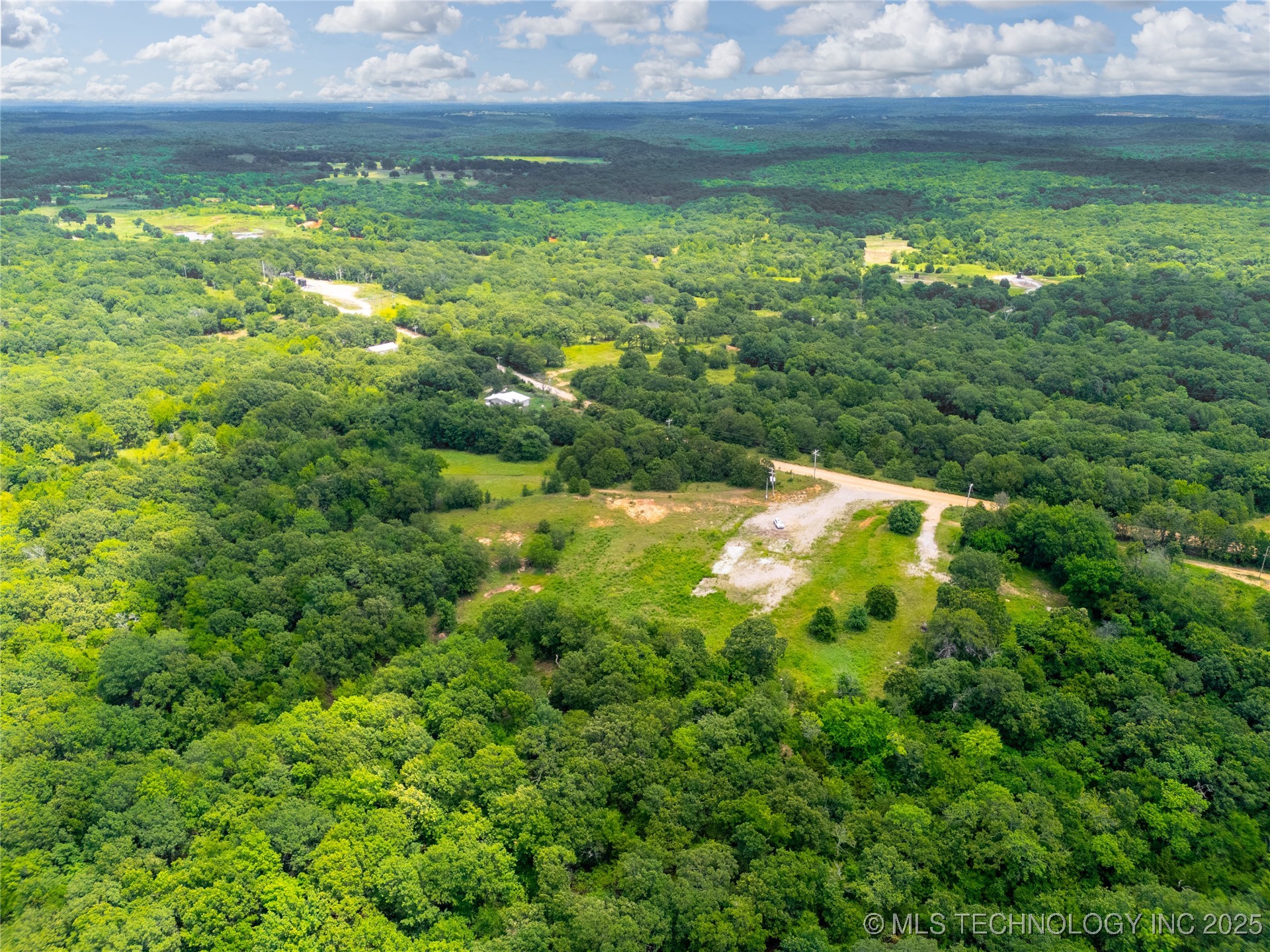 1 N County Road 3570 Property Photo 20