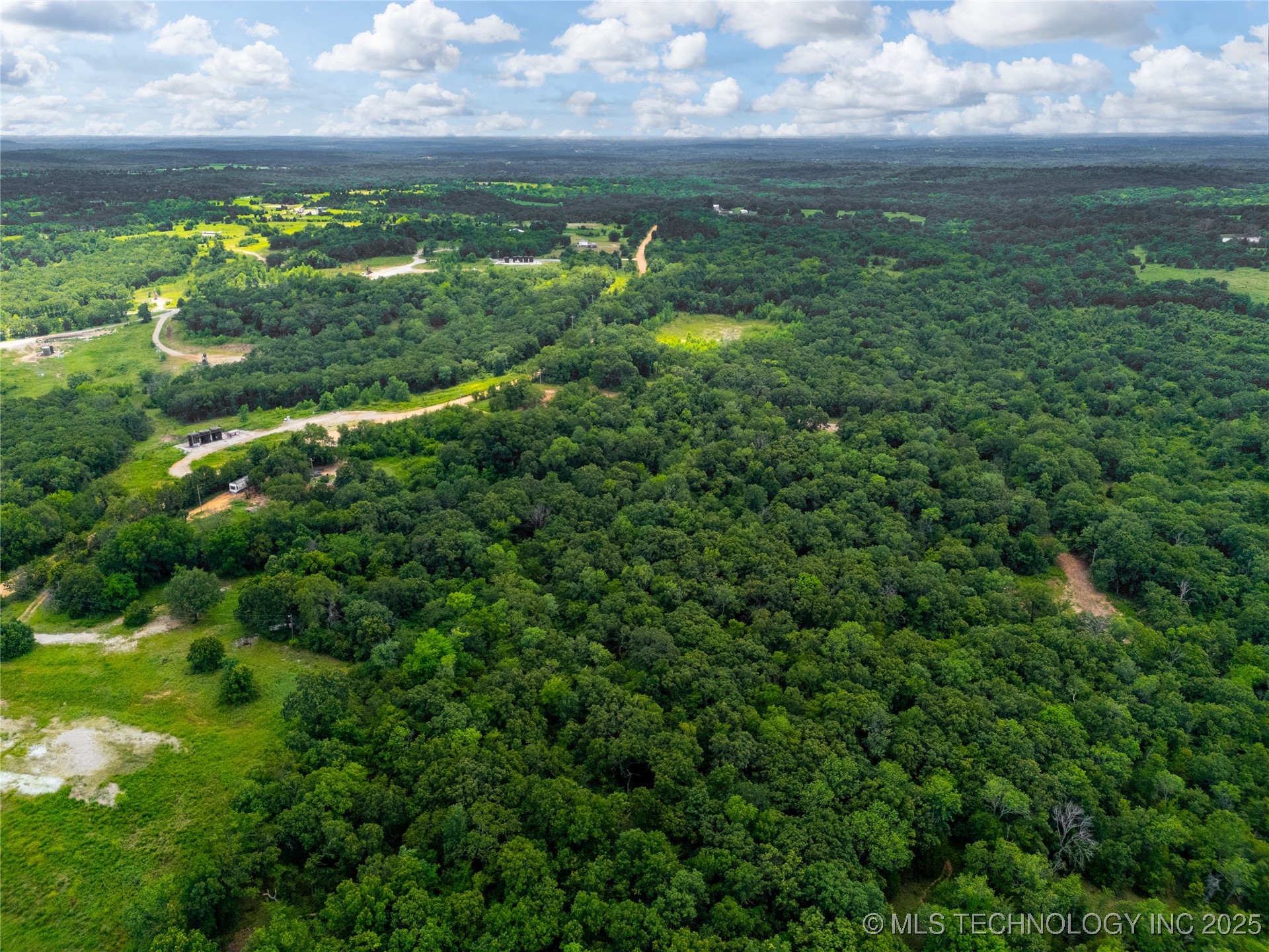 1 N County Road 3570 Property Photo 23