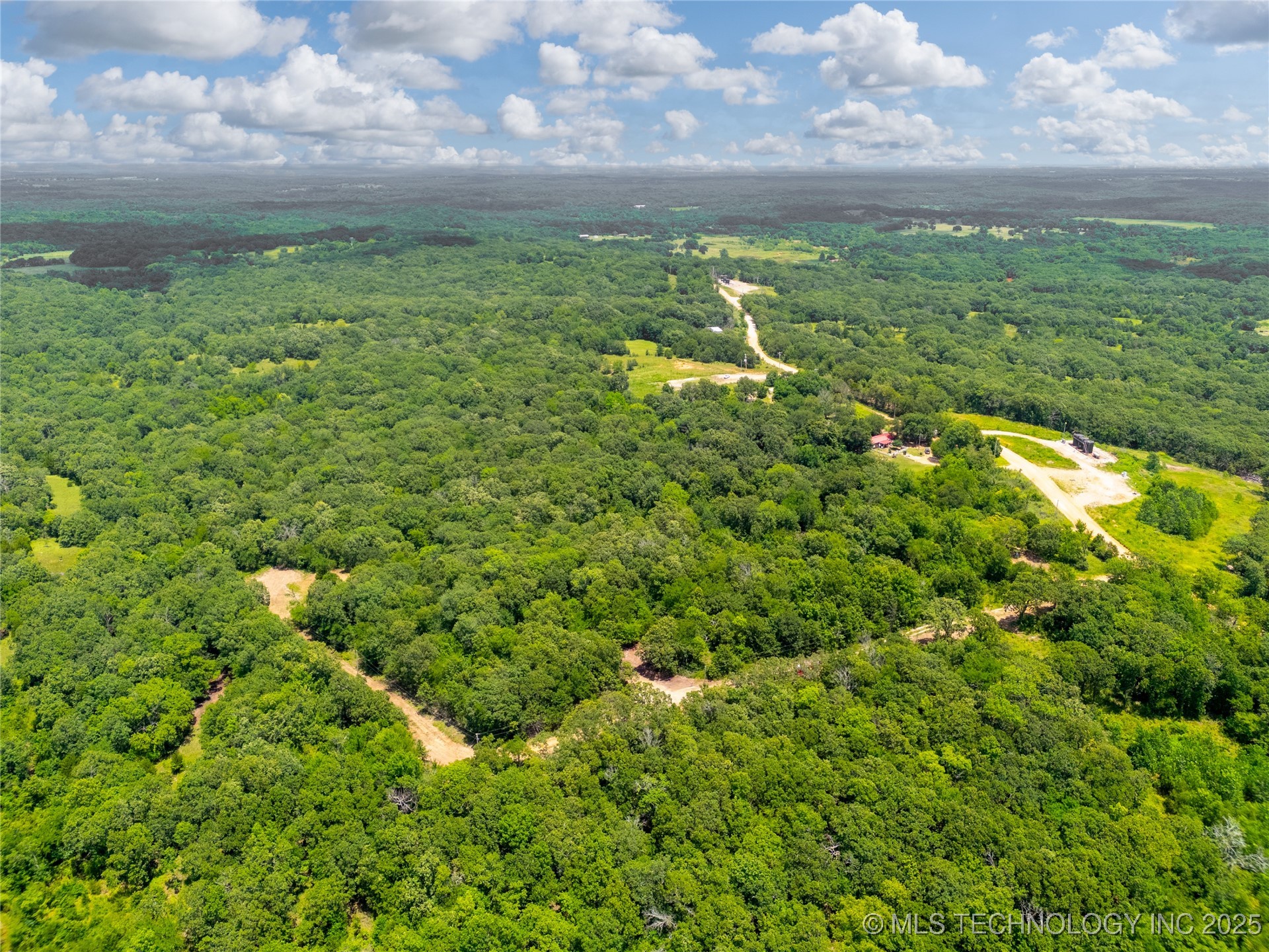 1 N County Road 3570 Property Photo 28