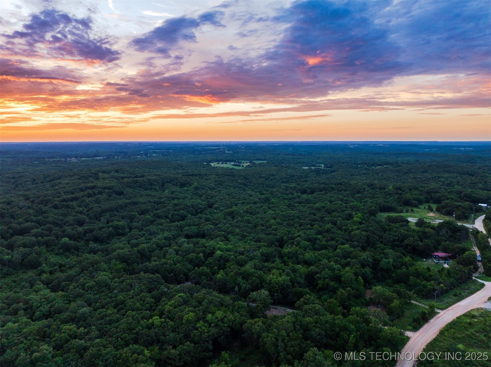 1 N County Road 3570 Property Photo 62