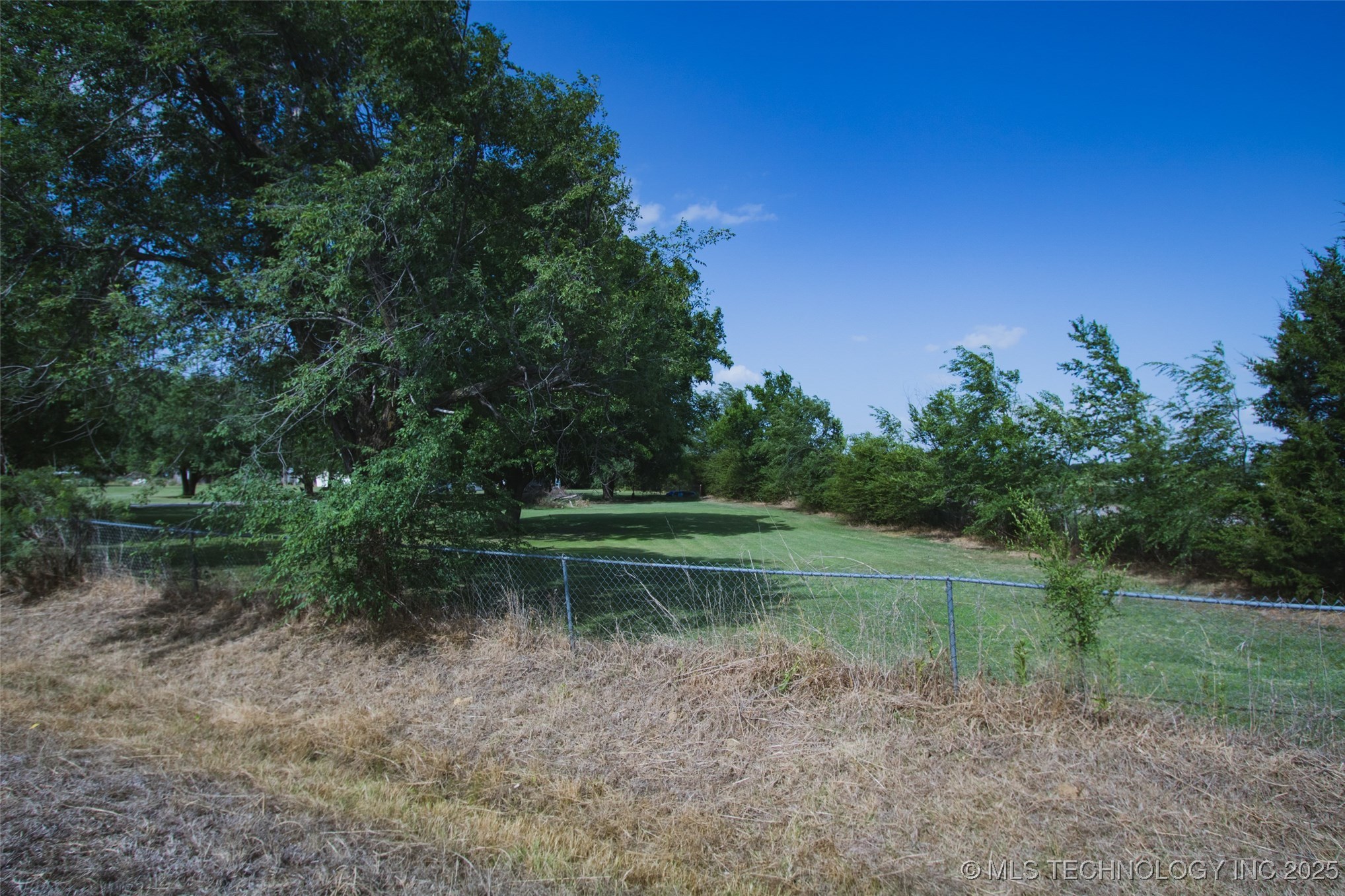 12711 N 135th East Avenue Property Photo 6