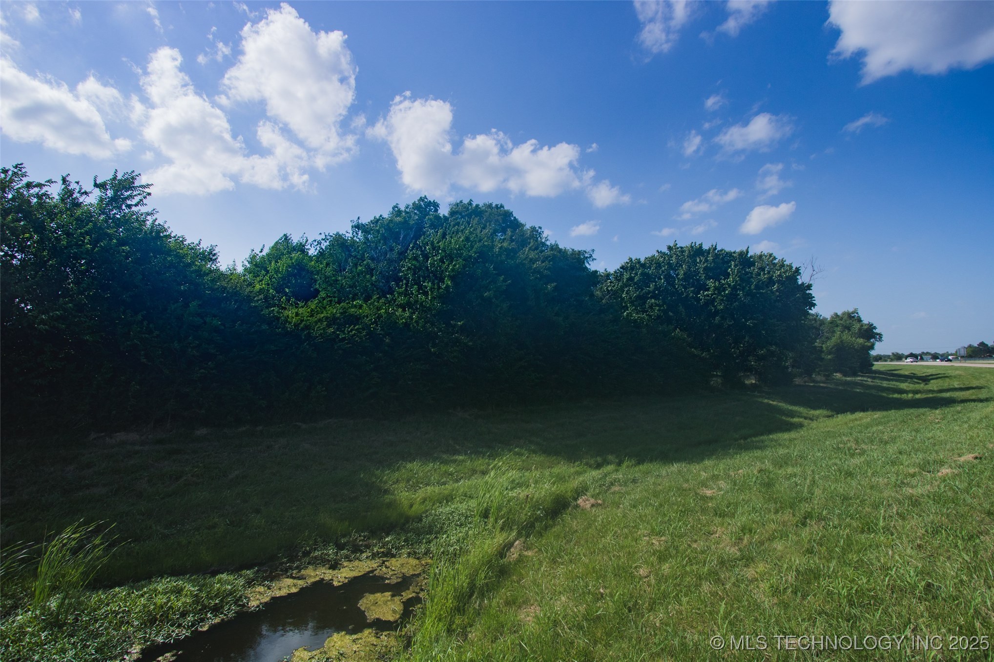 12721 N 135th East Avenue Property Photo 3