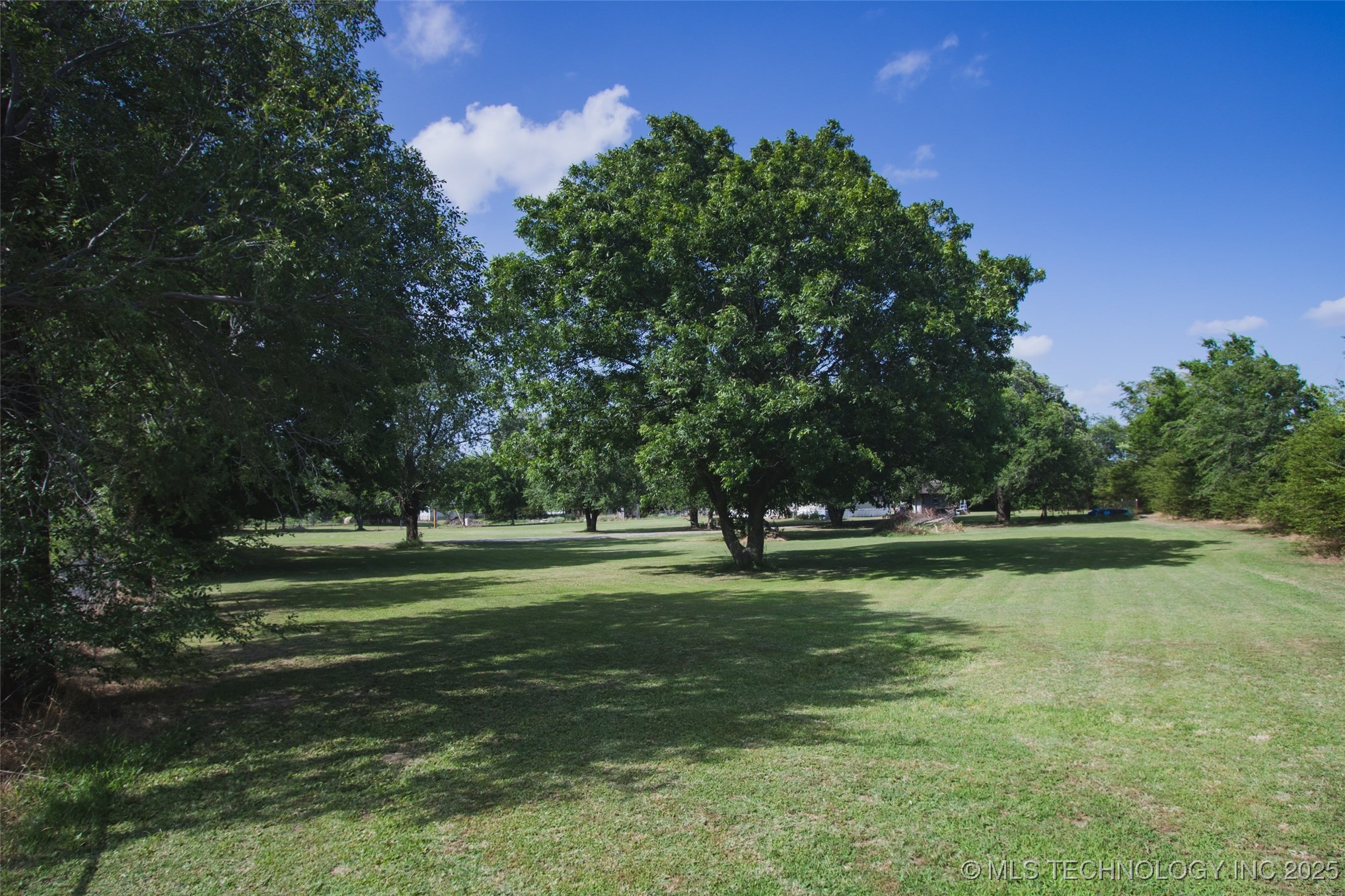 12721 N 135th East Avenue Property Photo 8