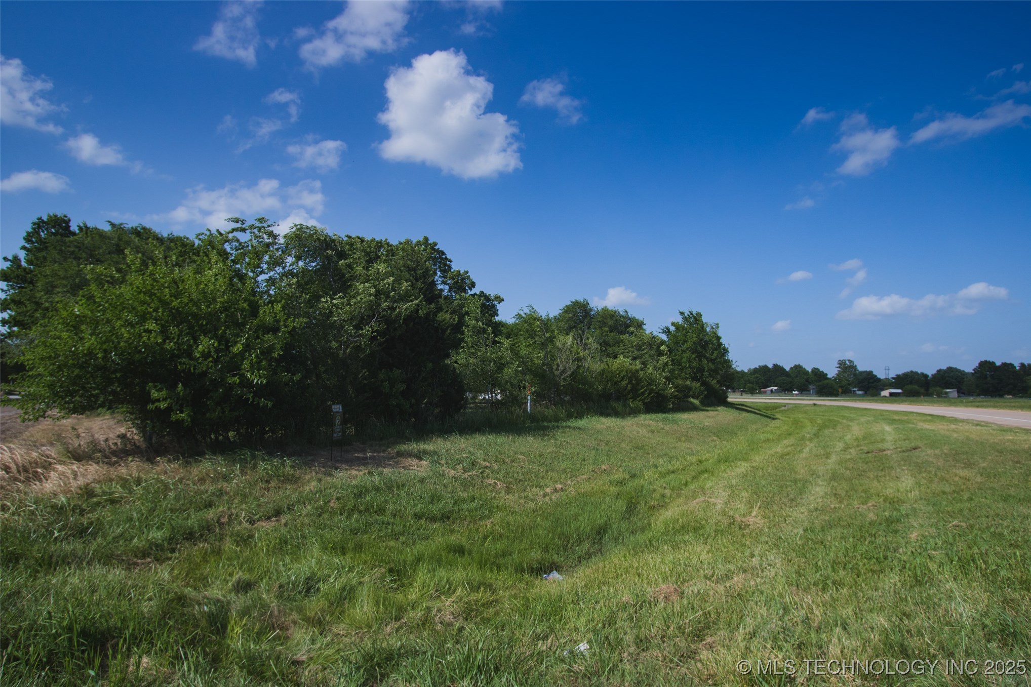 12711 N 135th East Avenue Property Photo 6