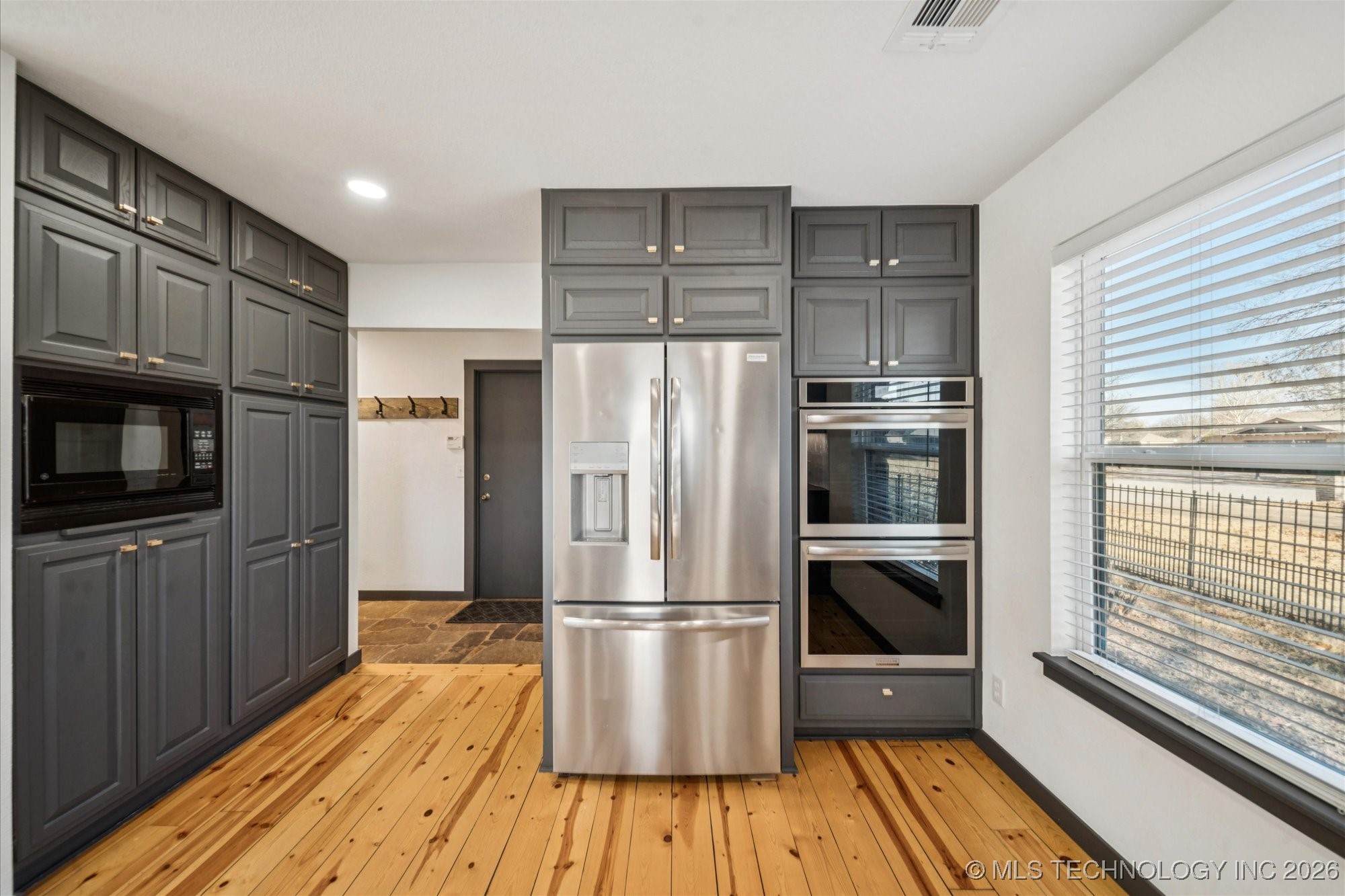 305 Fairway Drive Property Photo 6