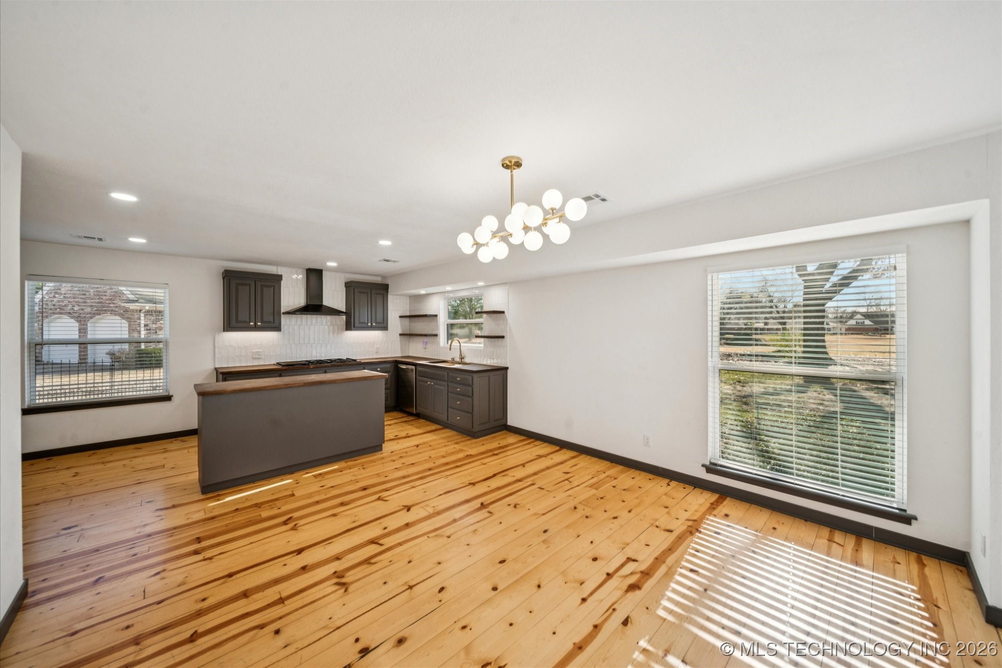 305 Fairway Drive Property Photo 8