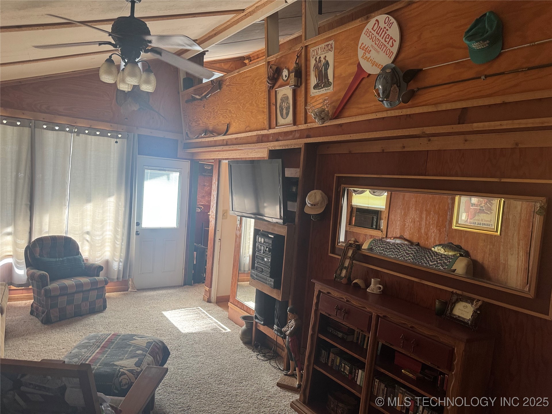 6140 Weesie Property Photo 8