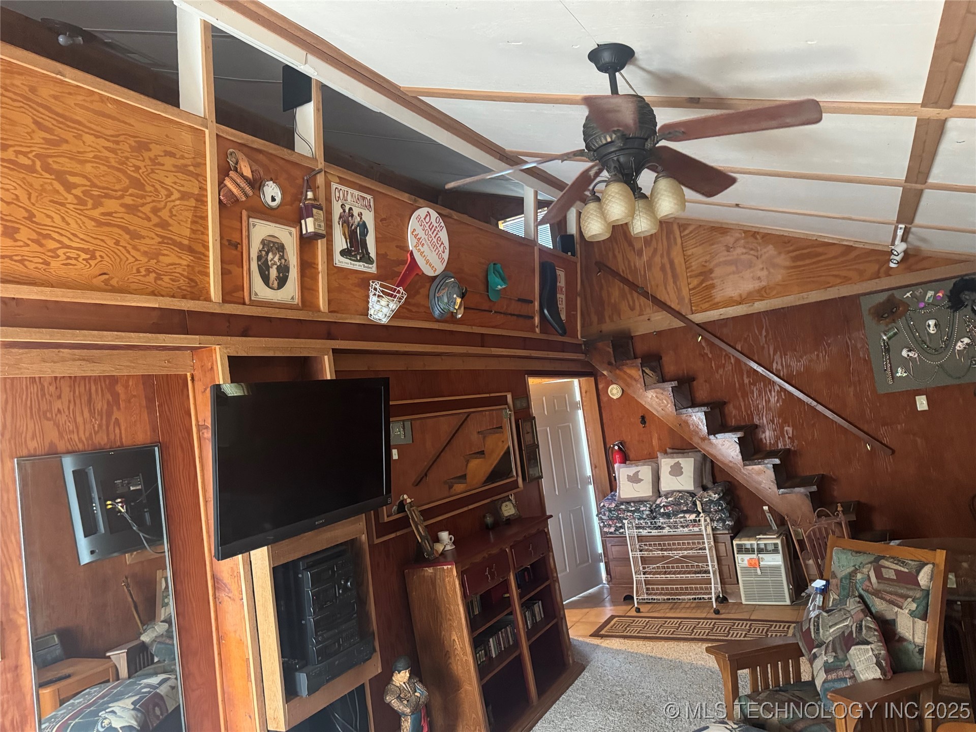 6140 Weesie Property Photo 9